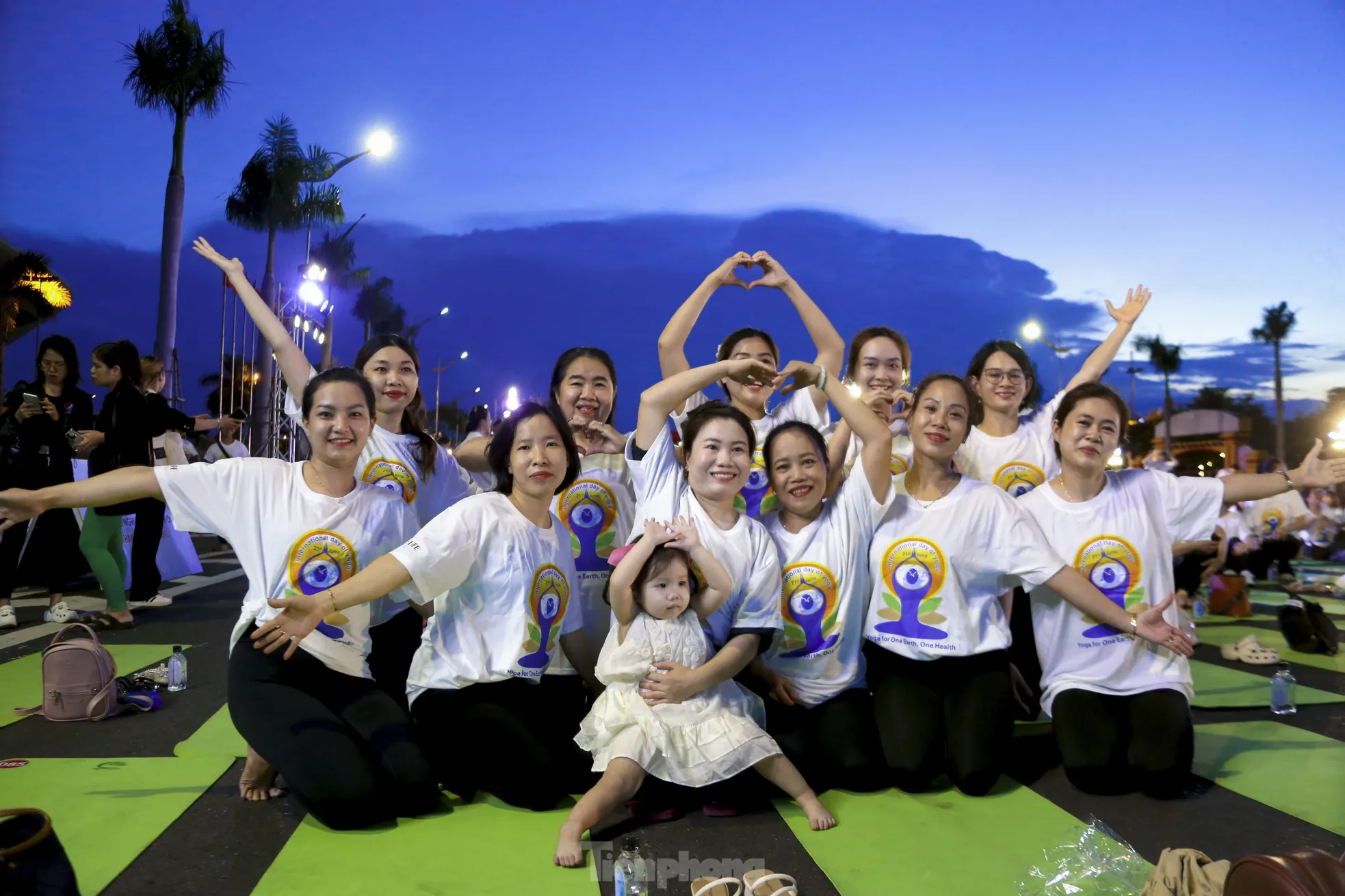 Hơn 1.000 người lan tỏa tinh thần Yoga quốc tế tại Đà Nẵng ảnh 4