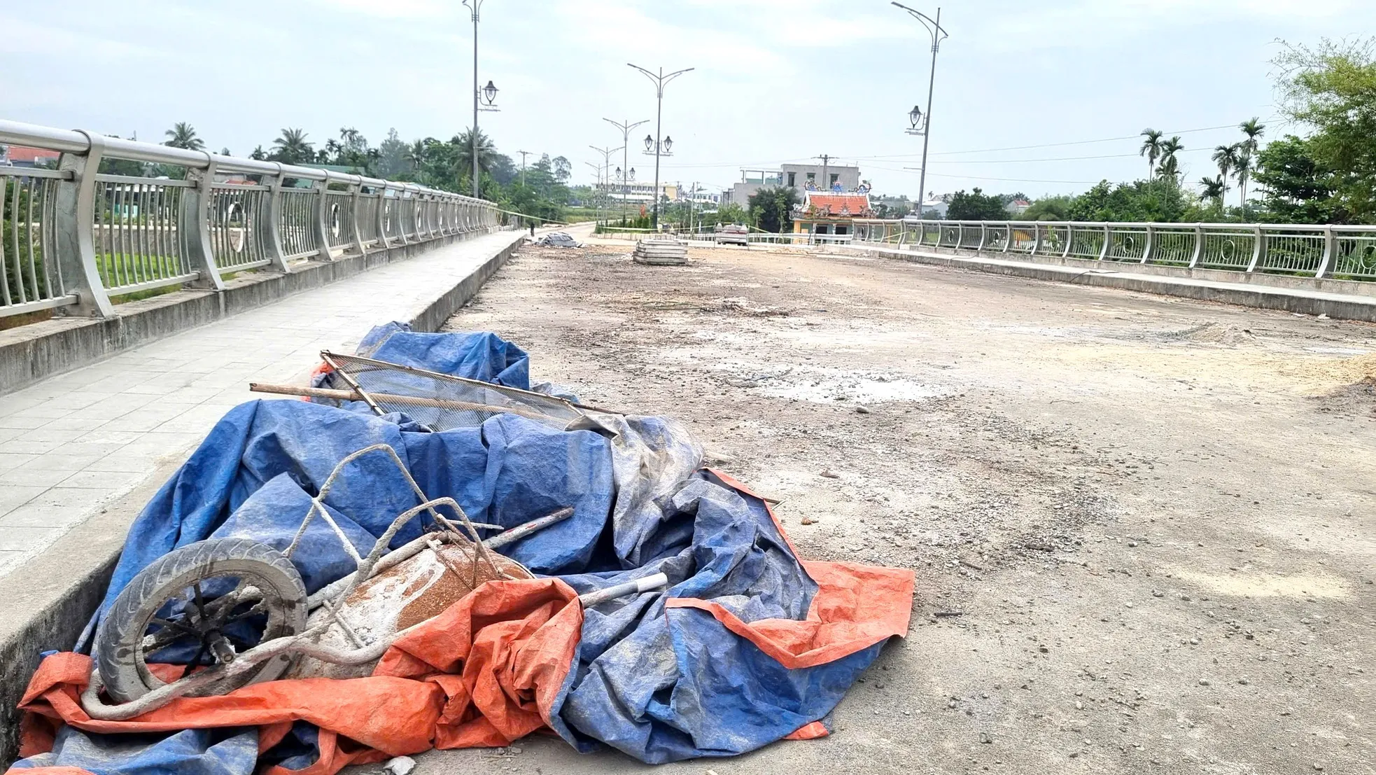 Cầu trăm tỷ chơi vơi không đường dẫn ảnh 10