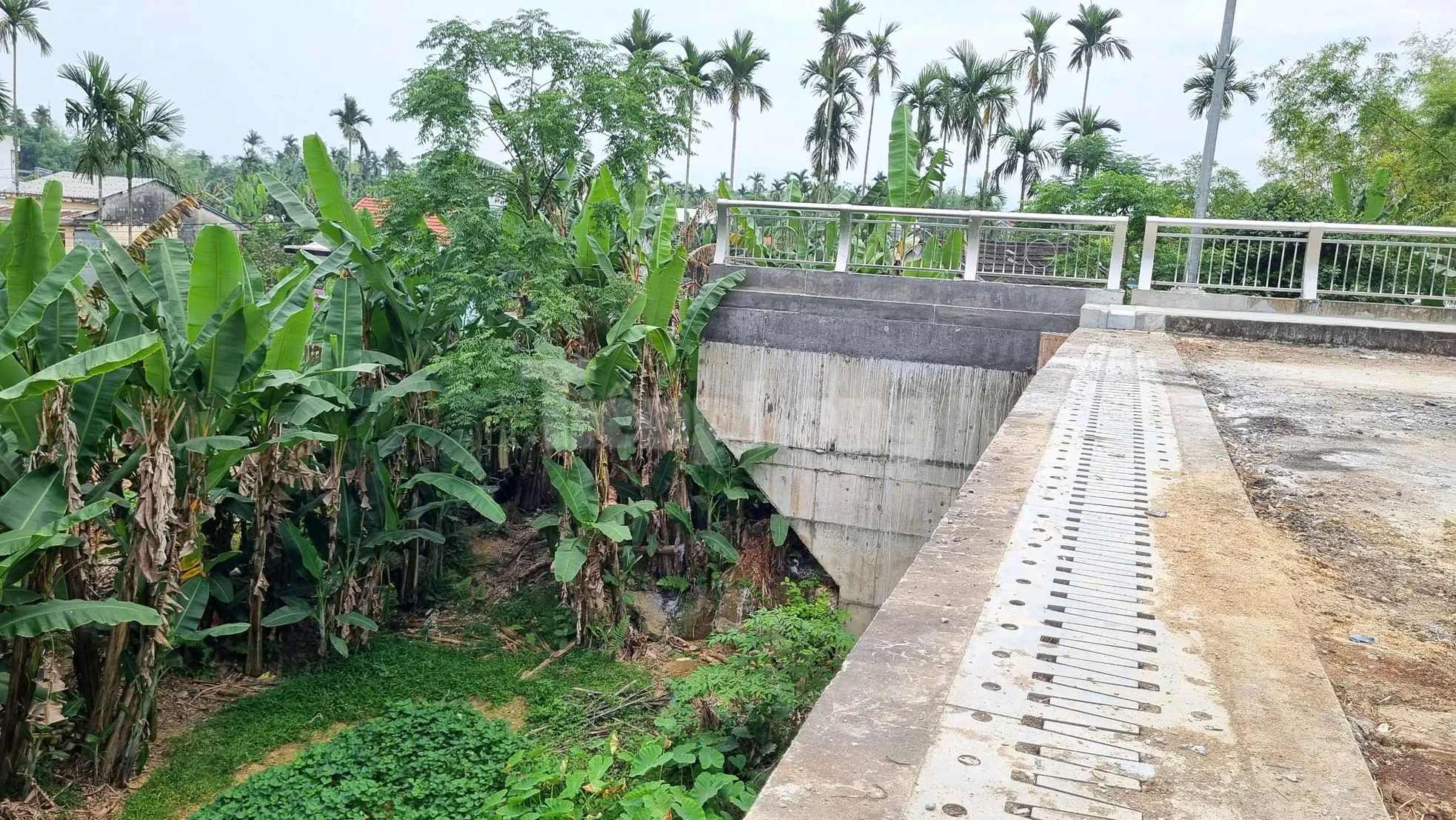 Cầu trăm tỷ chơi vơi không đường dẫn ảnh 7