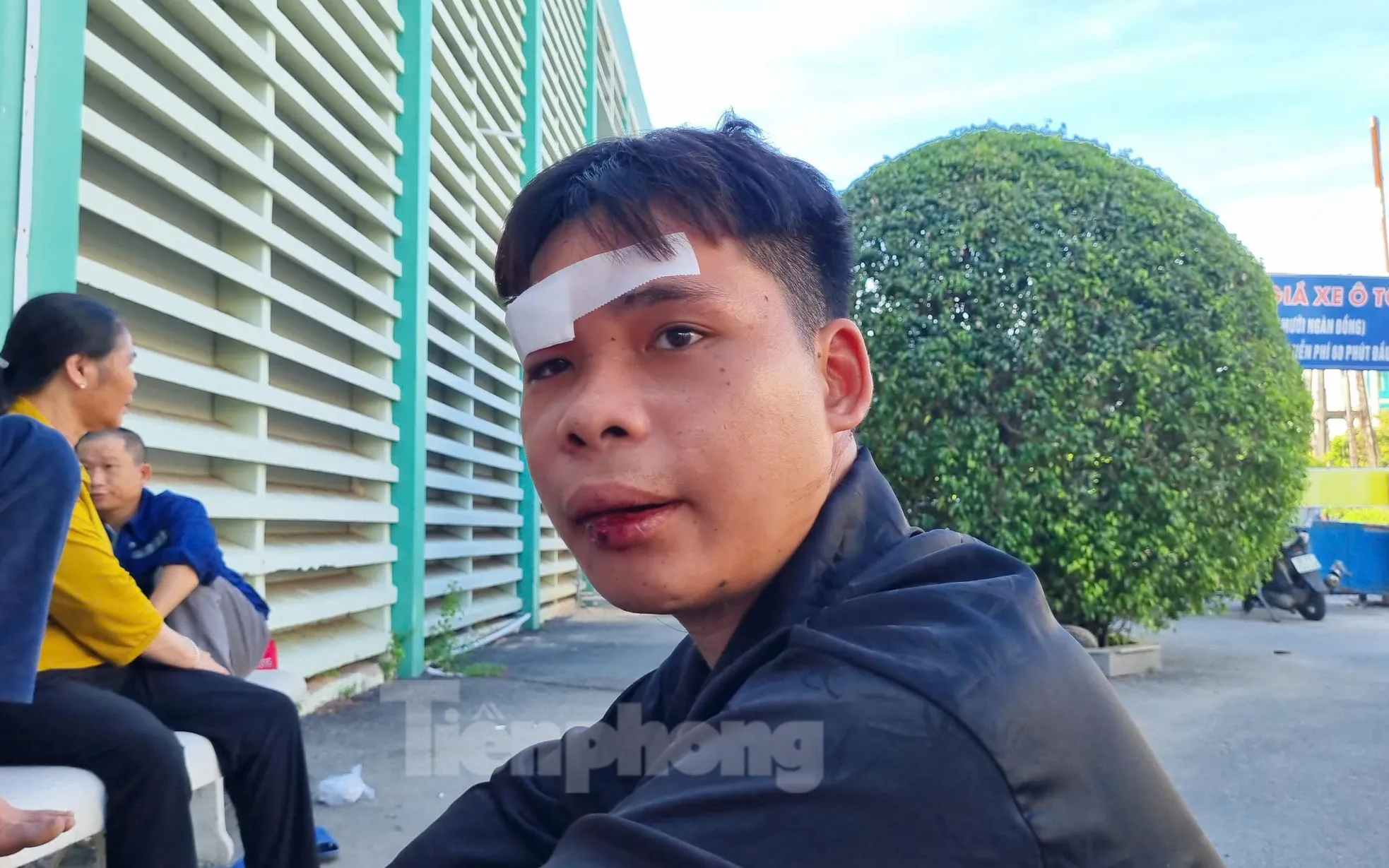 Tai nạn trên cao tốc 18 người thương vong: 'Tôi run chân bước qua hiện trường đầy ám ảnh' ảnh 3