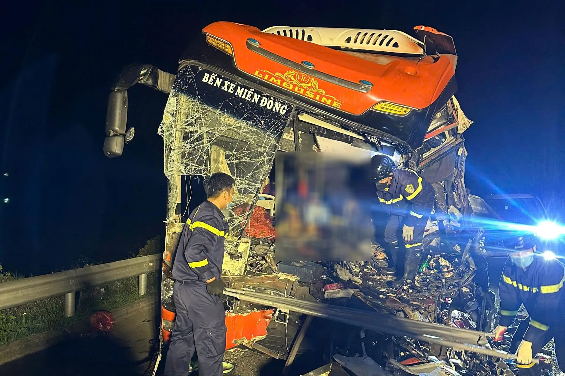 Hiện trường kinh hoàng vụ tai nạn trên cao tốc, 18 người thương vong ảnh 5