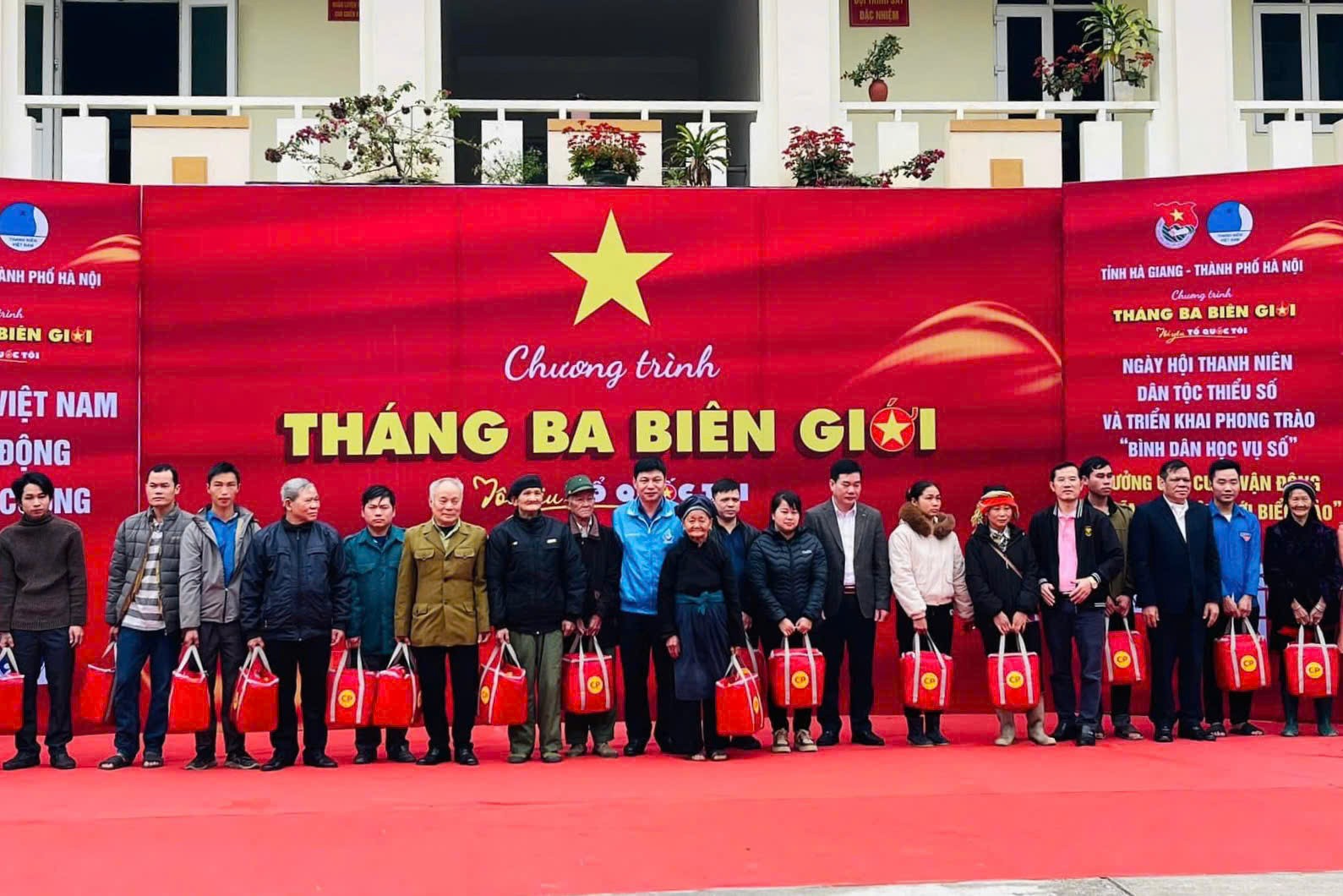 Gắn kết yêu thương, vun đắp miền biên thùy ảnh 21