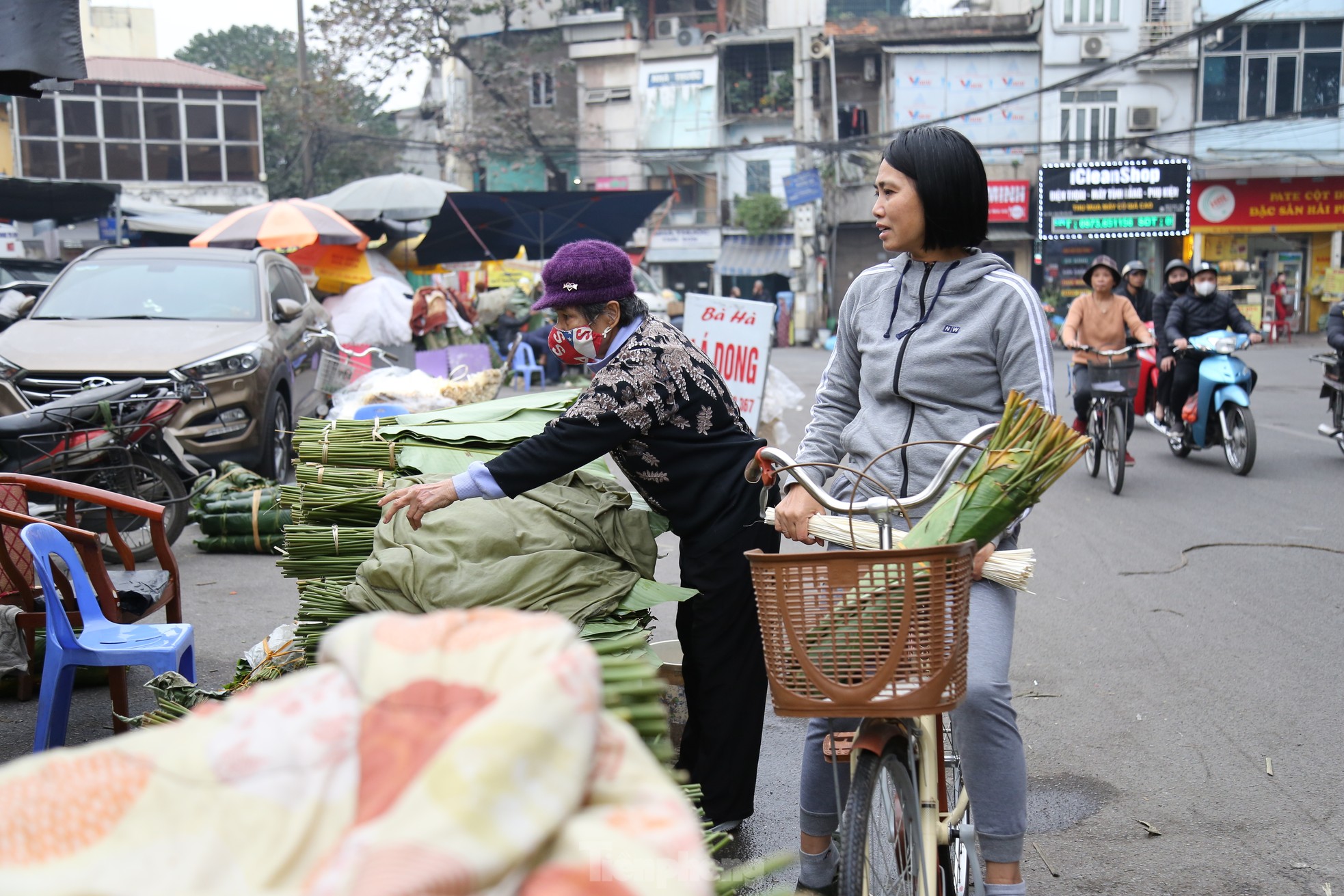 Chợ lá dong lâu đời nhất Hà Nội tấp nập từ sáng đến tối ảnh 4