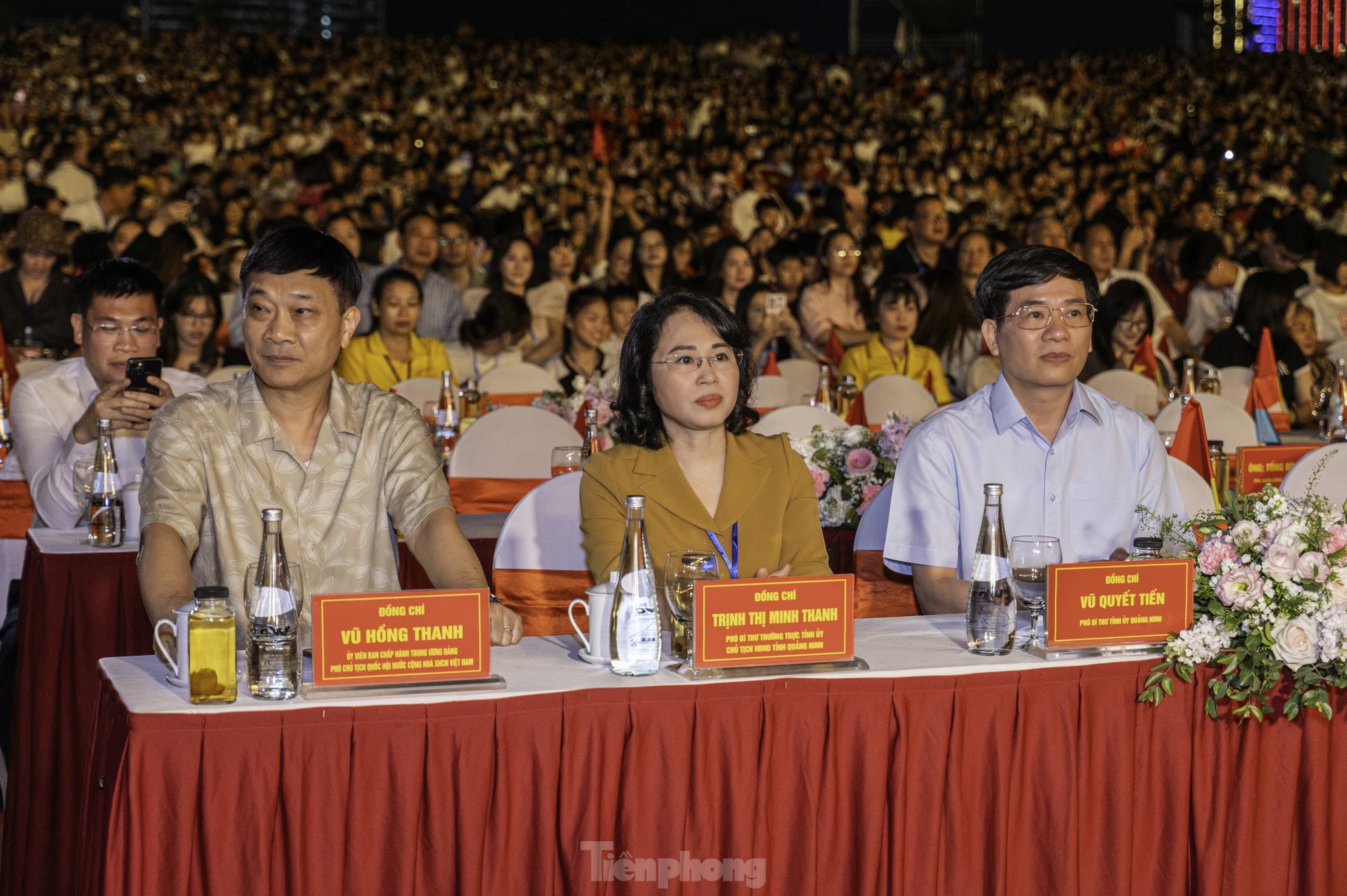 Hơn 20.000 người ‘du lịch khắp 3 miền’ trong 90 phút tại Carnaval Hạ Long ảnh 8