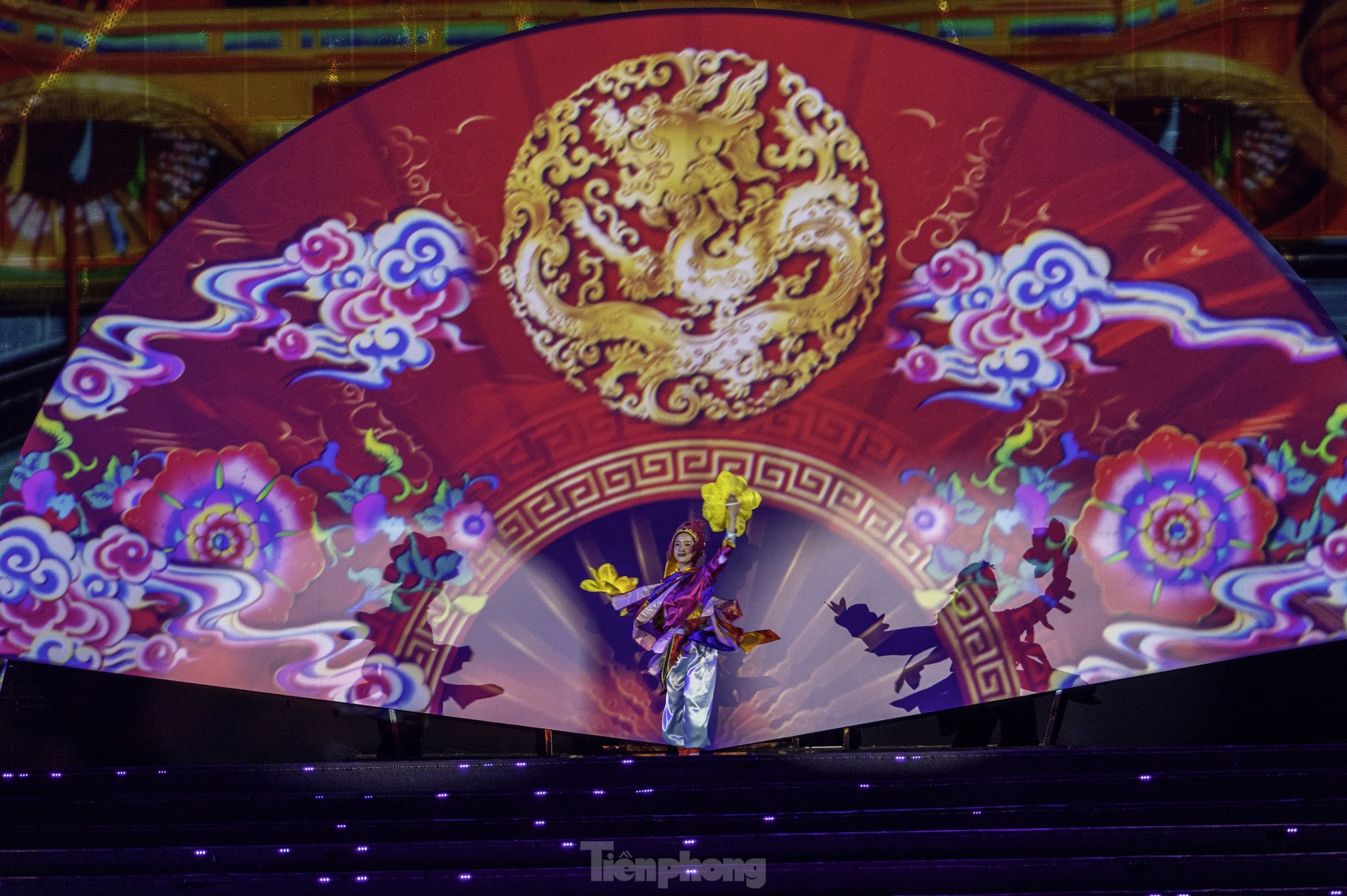Hơn 20.000 người ‘du lịch khắp 3 miền’ trong 90 phút tại Carnaval Hạ Long ảnh 15