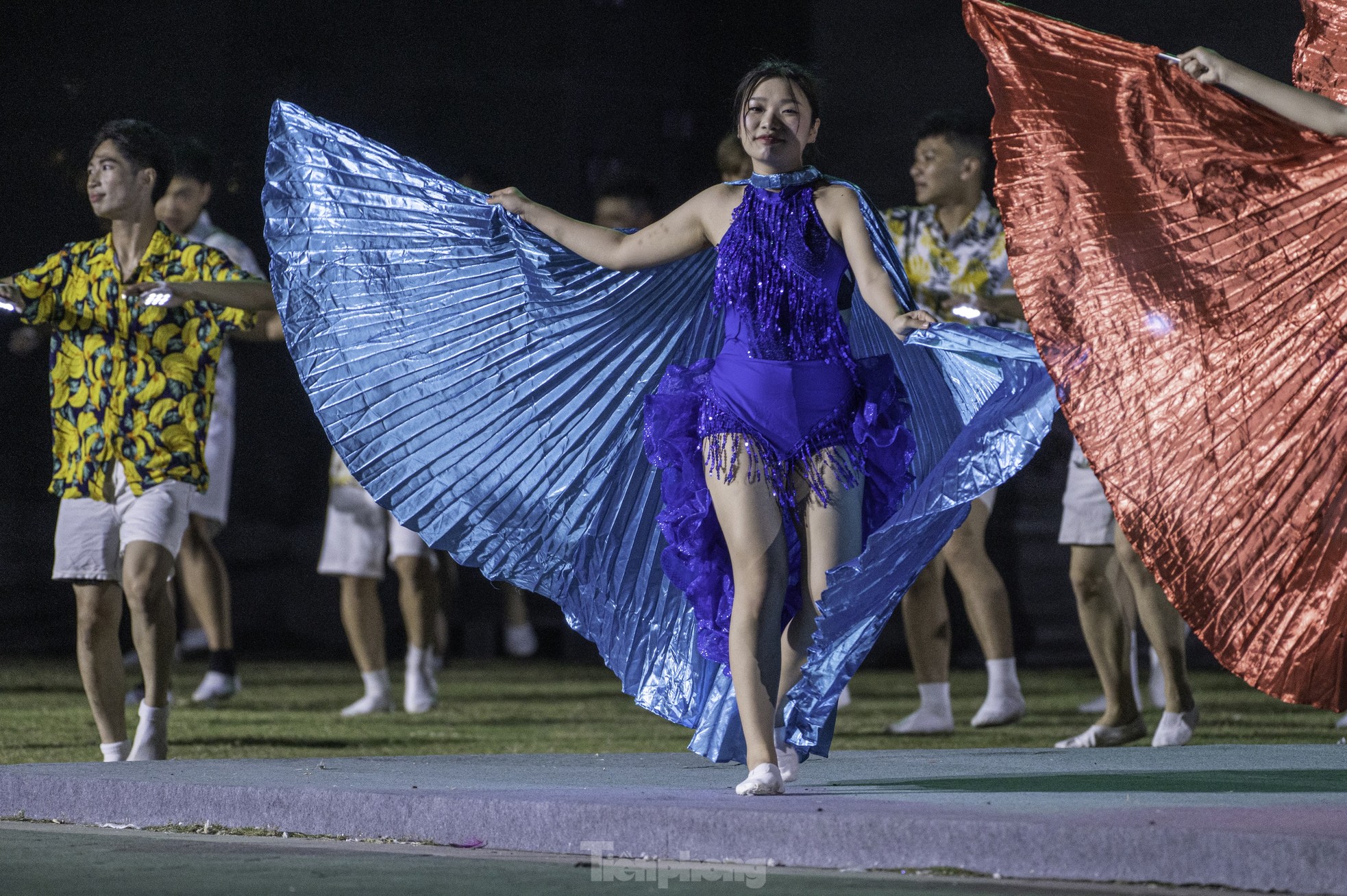 Hơn 20.000 người ‘du lịch khắp 3 miền’ trong 90 phút tại Carnaval Hạ Long ảnh 29