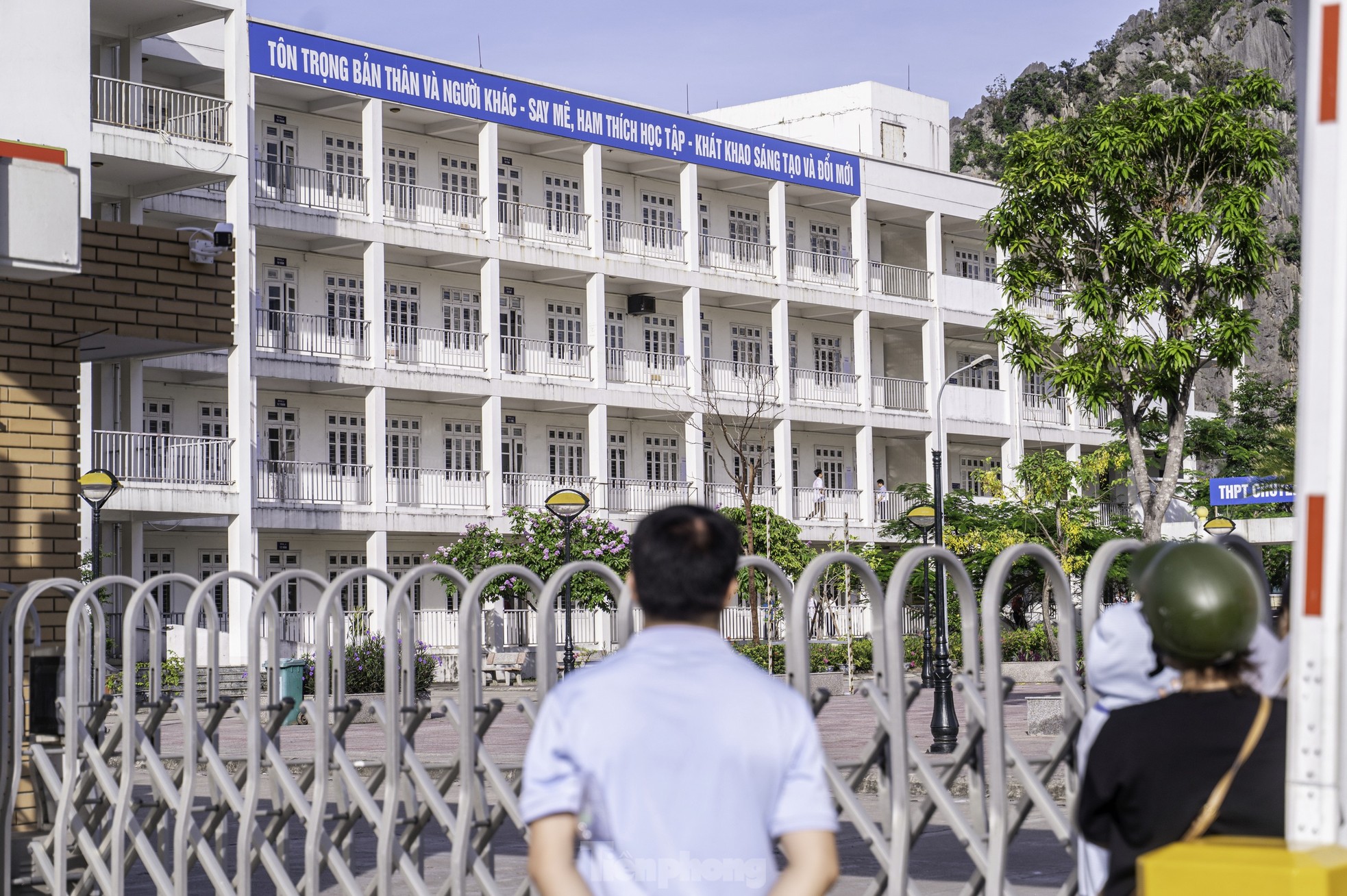 Gần 16.000 học sinh Quảng Ninh thi vào lớp 10, huy động lực lượng lớn công an bảo vệ kỳ thi ảnh 13