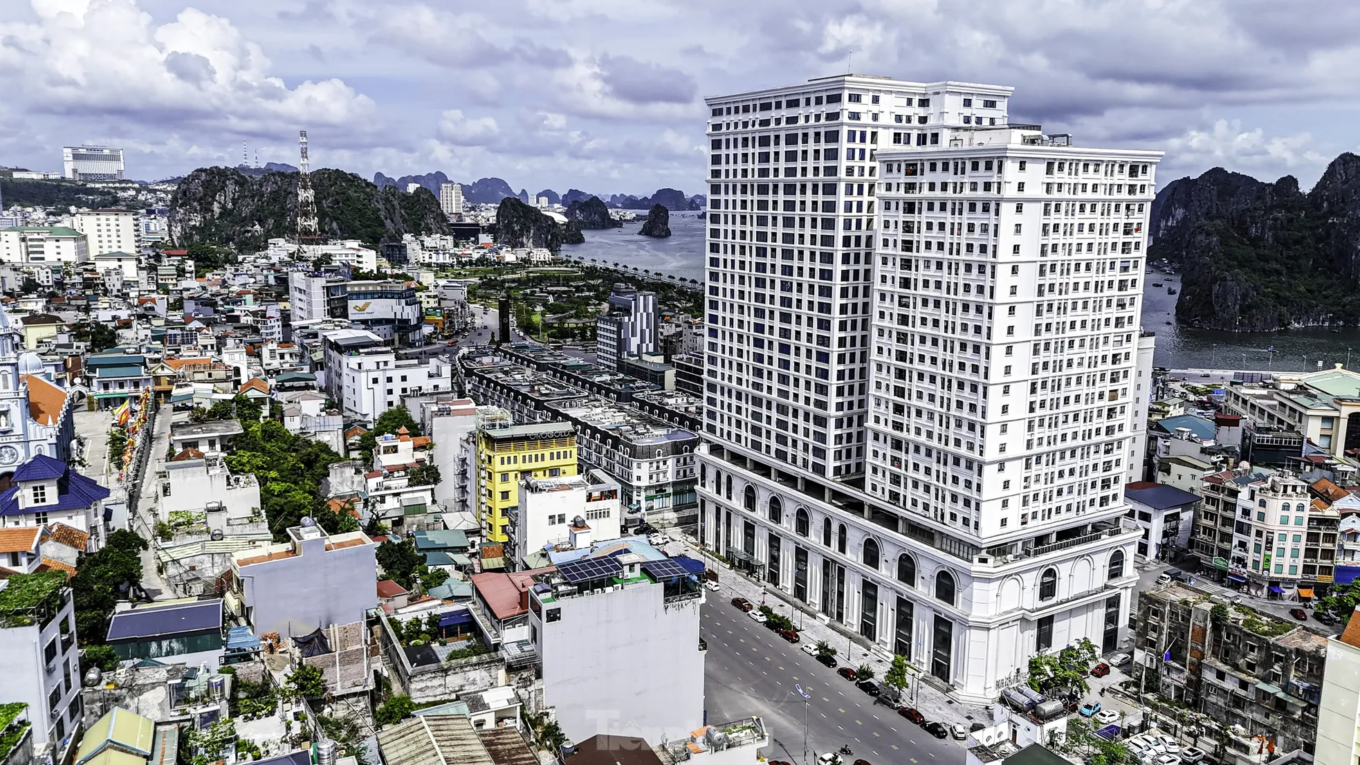 Hàng trăm hộ dân ‘mắc kẹt’ ở chung cư Times Garden Hạ Long: Đủ kiểu vi phạm và vòng tròn đổ lỗi ảnh 1