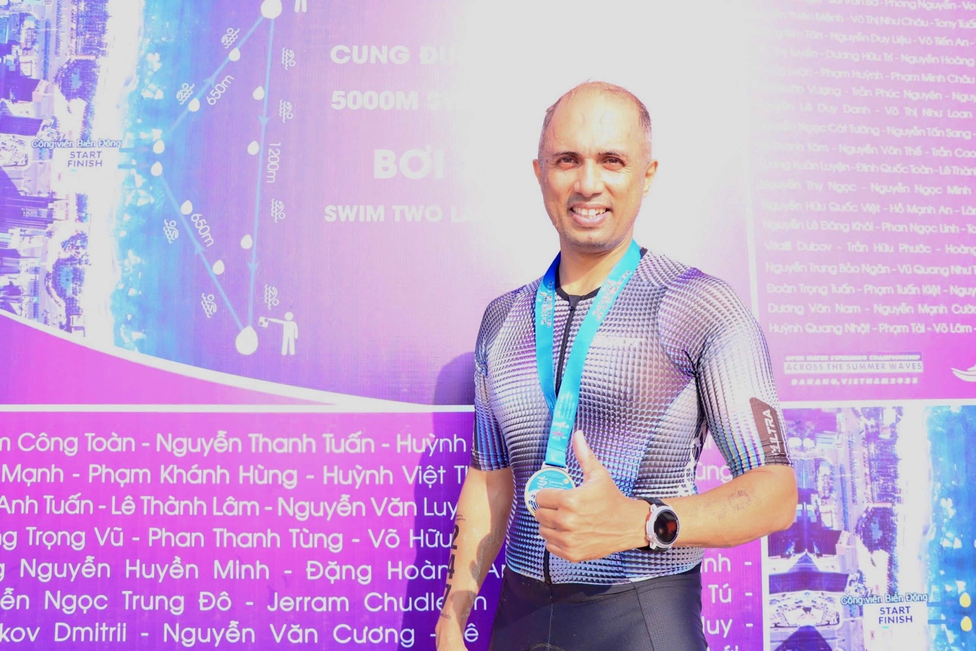 300 người đua tranh ‘vượt sóng’ biển Đà Nẵng ảnh 10