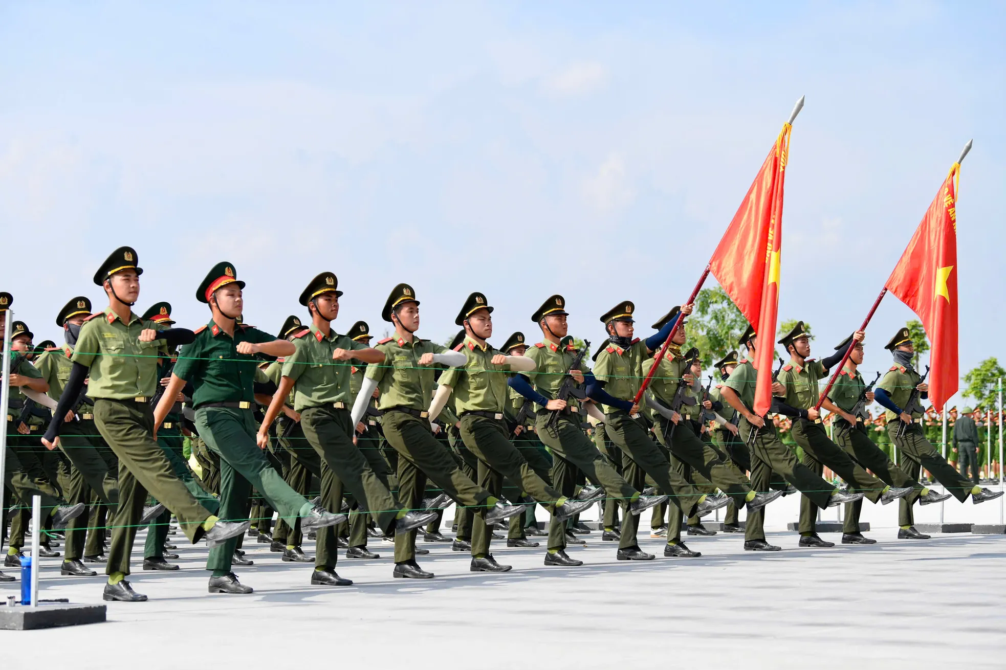 Chiến sĩ công an đẫm mồ hôi trên thao trường chuẩn bị nhiệm vụ A80 ảnh 3
