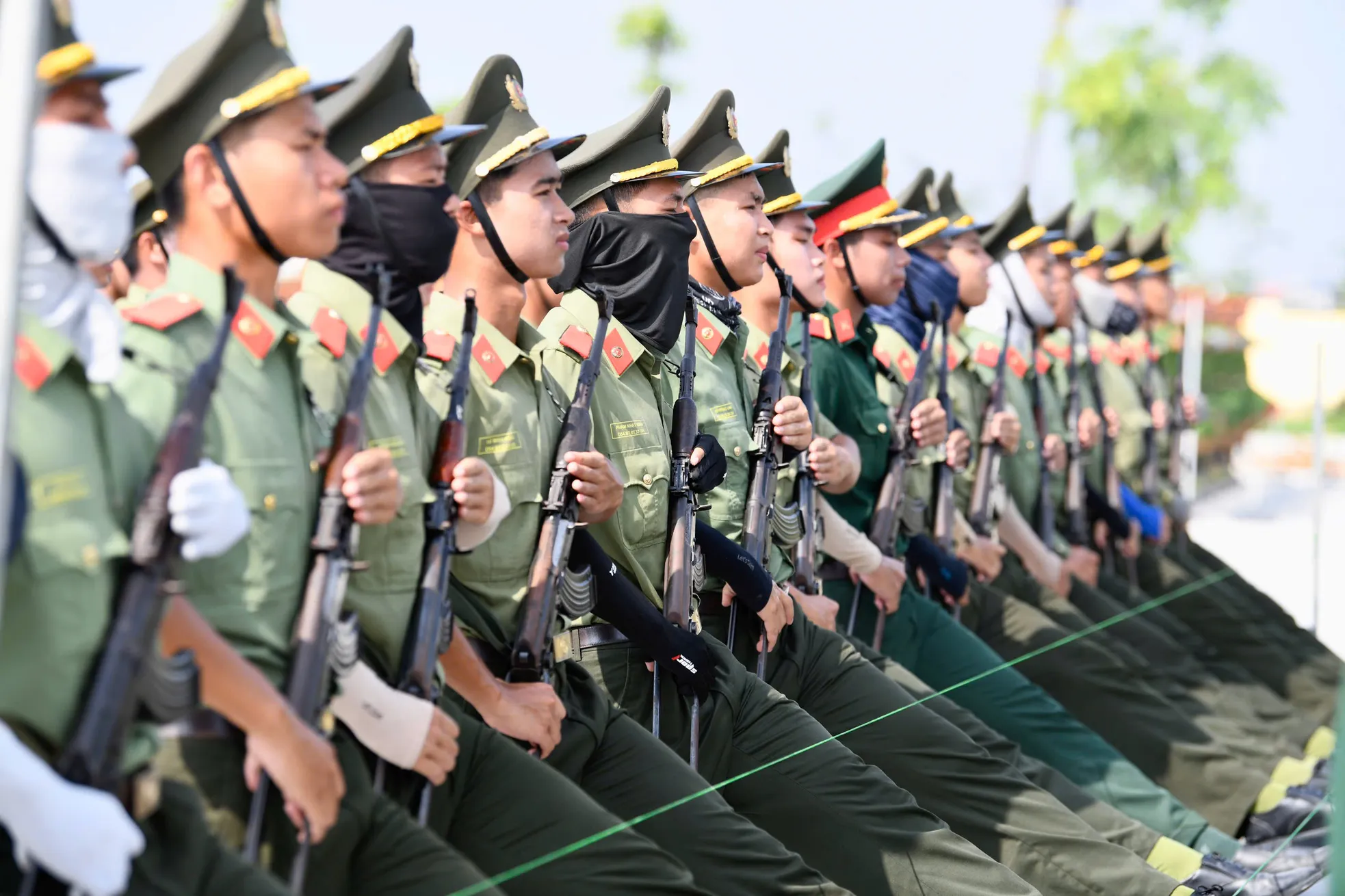 Chiến sĩ công an đẫm mồ hôi trên thao trường chuẩn bị nhiệm vụ A80 ảnh 4