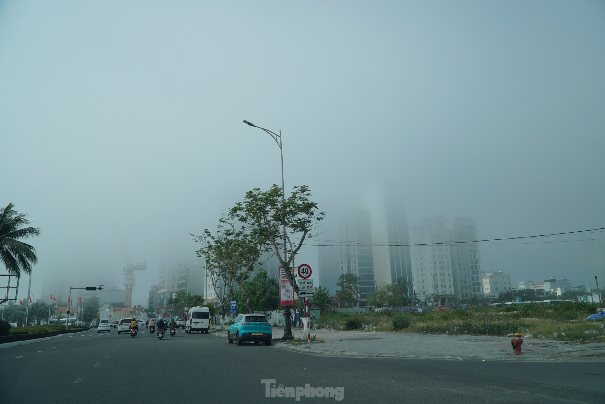 Sương mù giăng khắp tuyến đường ven biển, Đà Nẵng hóa thành Đà Lạt ảnh 4