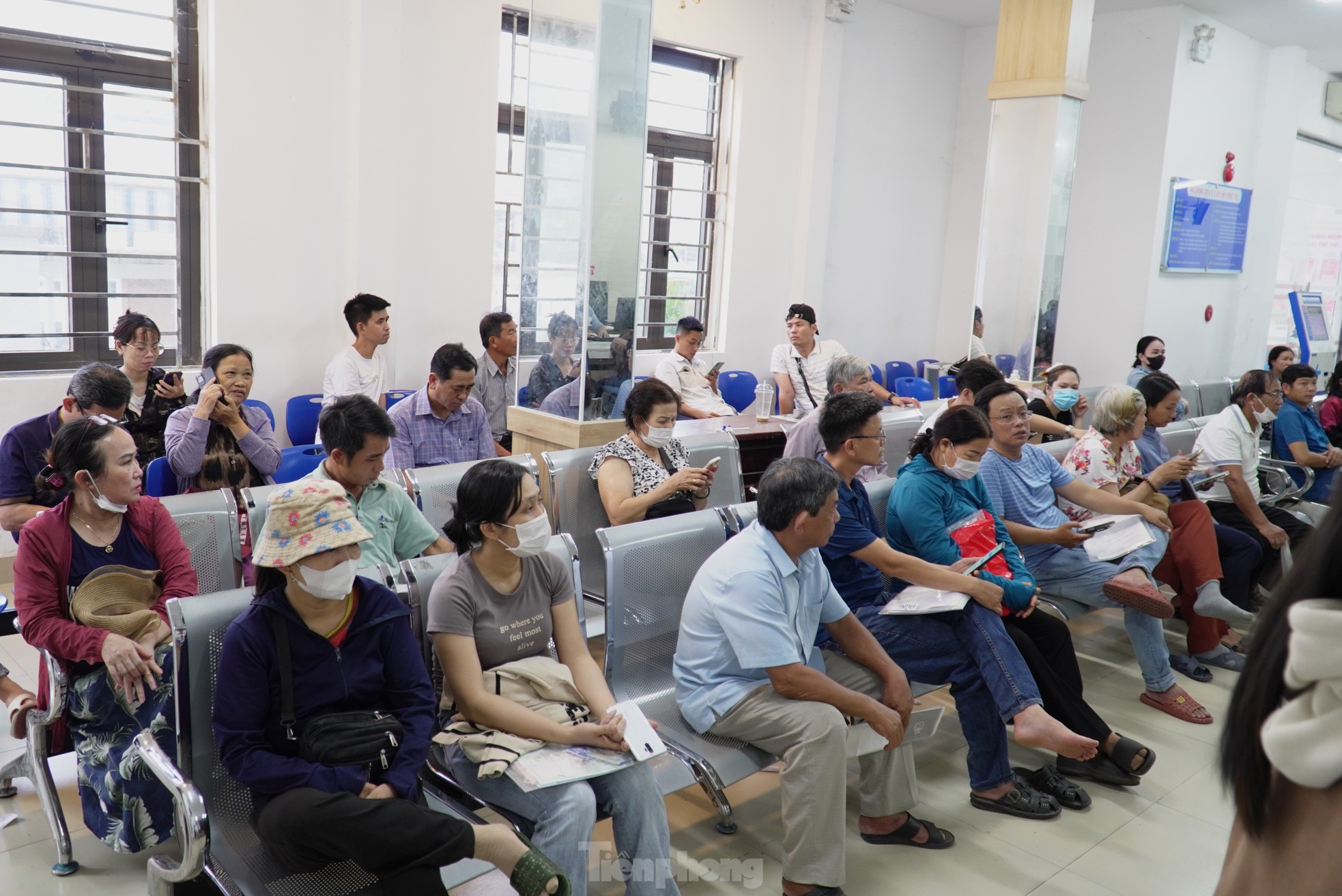 Người dân Đà Nẵng đổ xô làm giấy tờ đất ảnh 7
