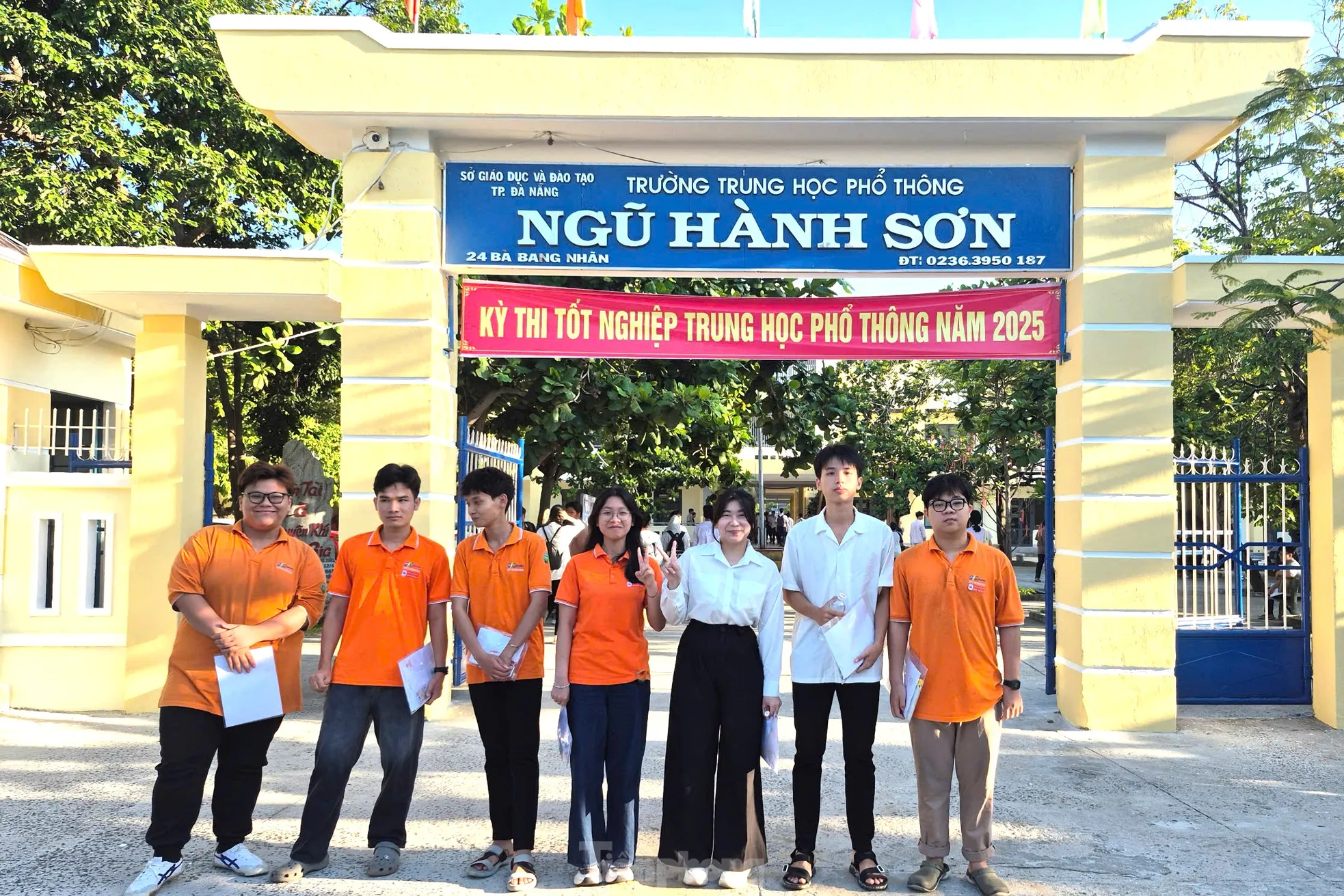 Đại gia đình đưa 21 sĩ tử đặc biệt ở Đà Nẵng đi thi - Ảnh 5. Đại gia đình đưa 21 sĩ tử đặc biệt ở Đà Nẵng đi thi - Ảnh 5.
