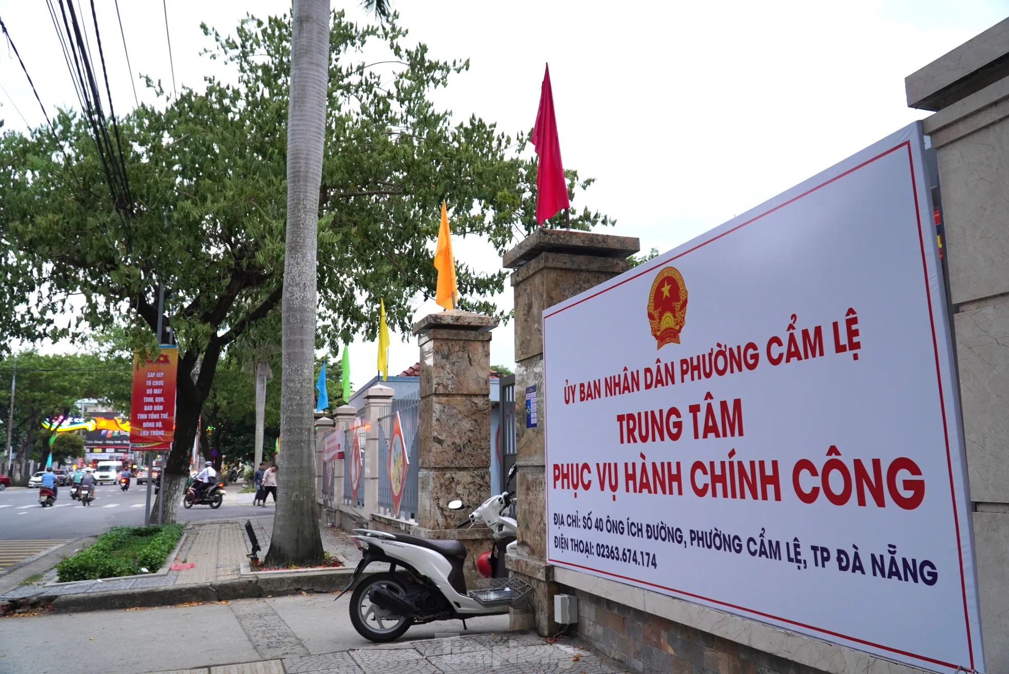 Cận cảnh những giờ phút hoạt động cuối cùng của cấp quận tại Đà Nẵng ảnh 14