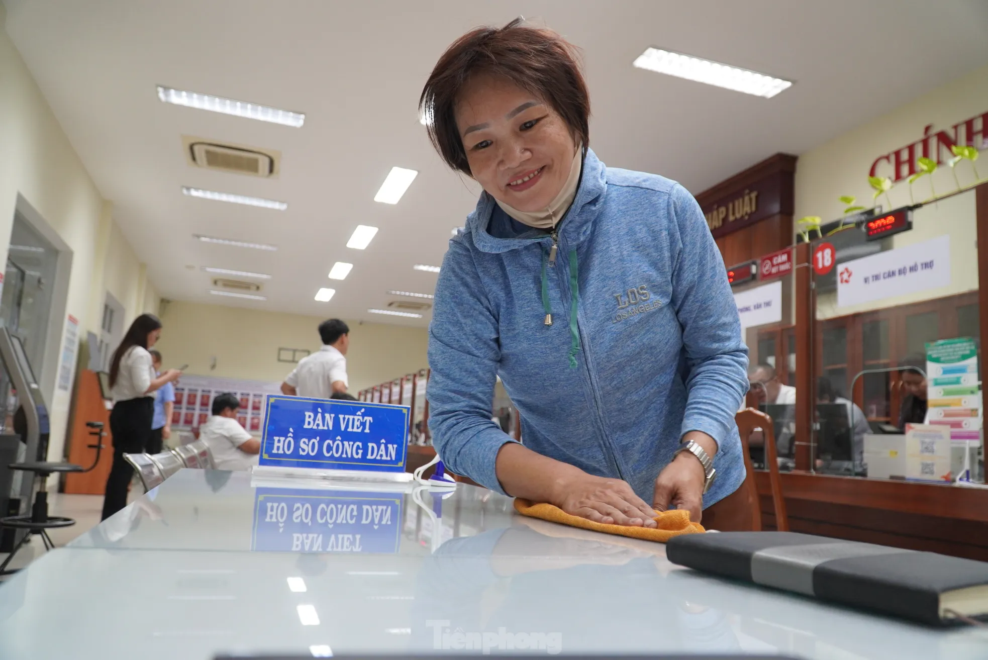 Cận cảnh những giờ phút hoạt động cuối cùng của cấp quận tại Đà Nẵng ảnh 9