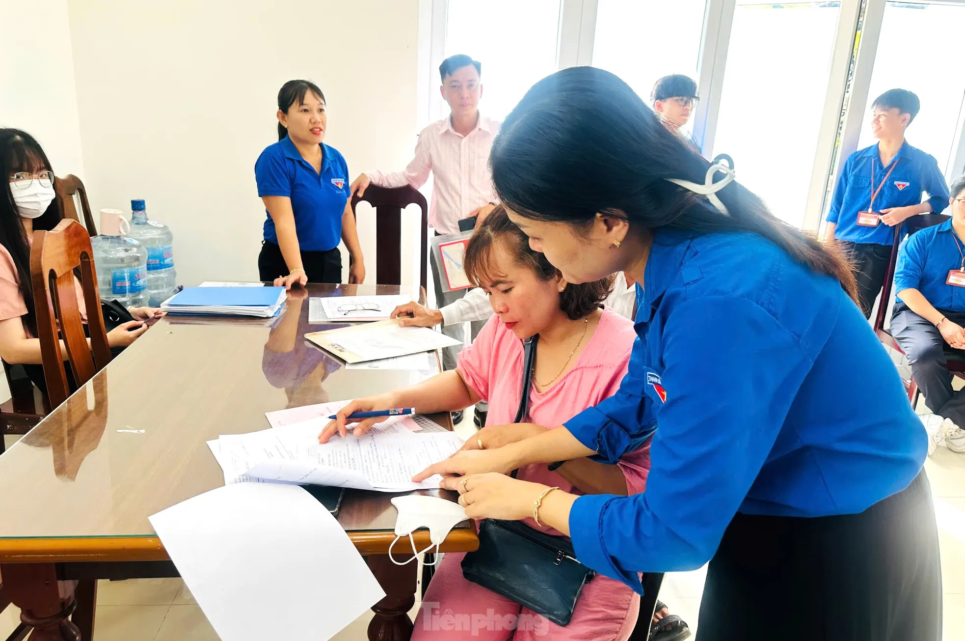 Ngày đi làm thủ tục đất đai ở phường "hot" nhất Đà Nẵng ảnh 13
