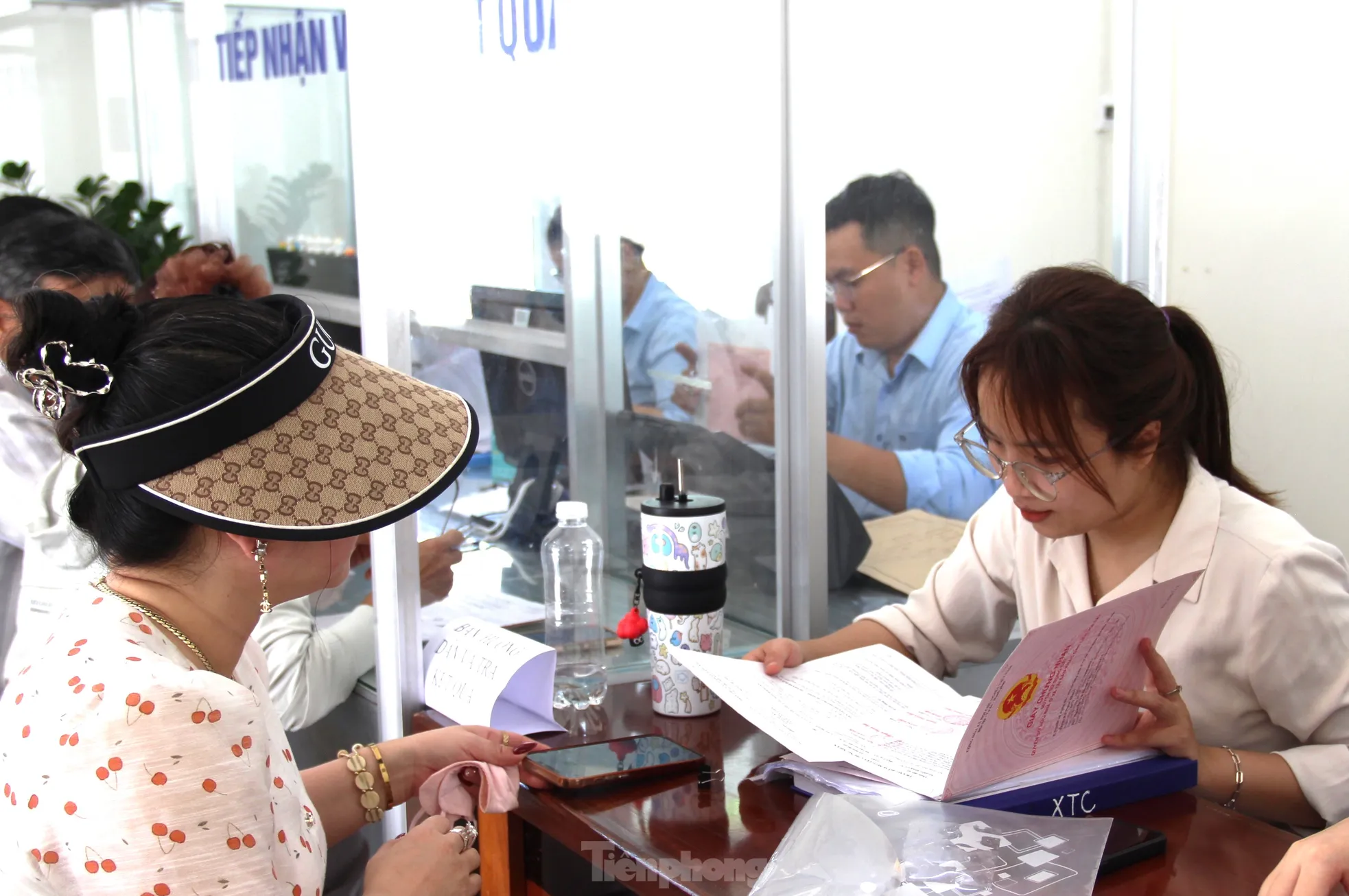 Ngày đi làm thủ tục đất đai ở phường "hot" nhất Đà Nẵng ảnh 5