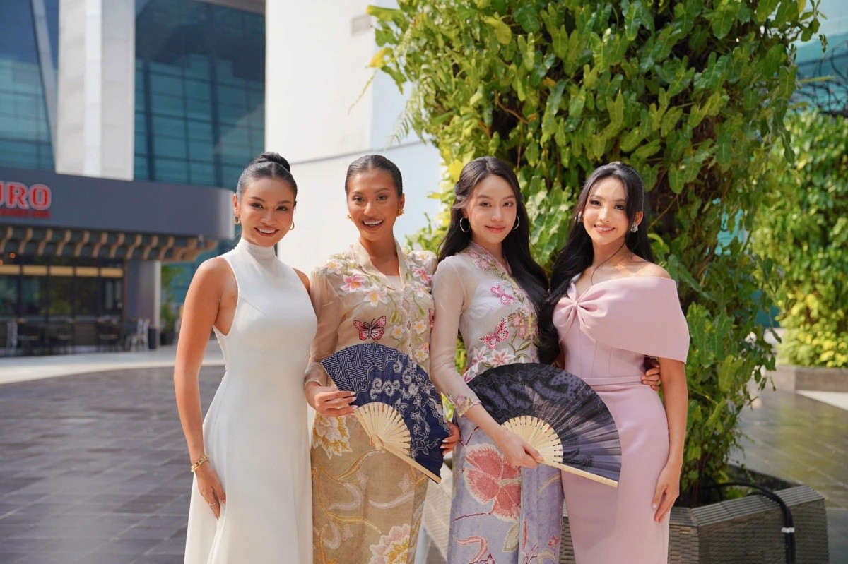 Hoa hậu Thanh Thủy diện trang phục truyền thống Indonesia khi tham dự sự kiện ảnh 3