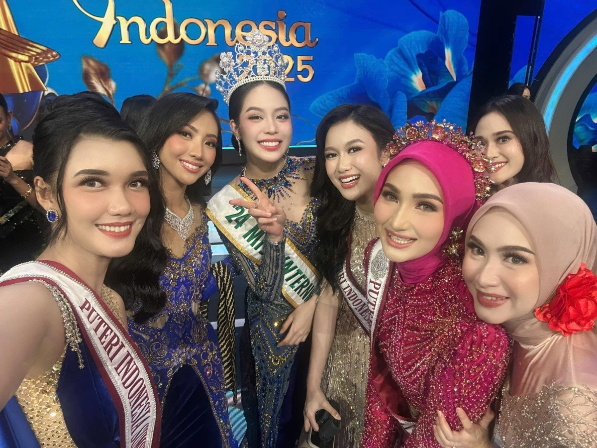 Hoa hậu Thanh Thủy diện trang phục truyền thống Indonesia khi tham dự sự kiện ảnh 5
