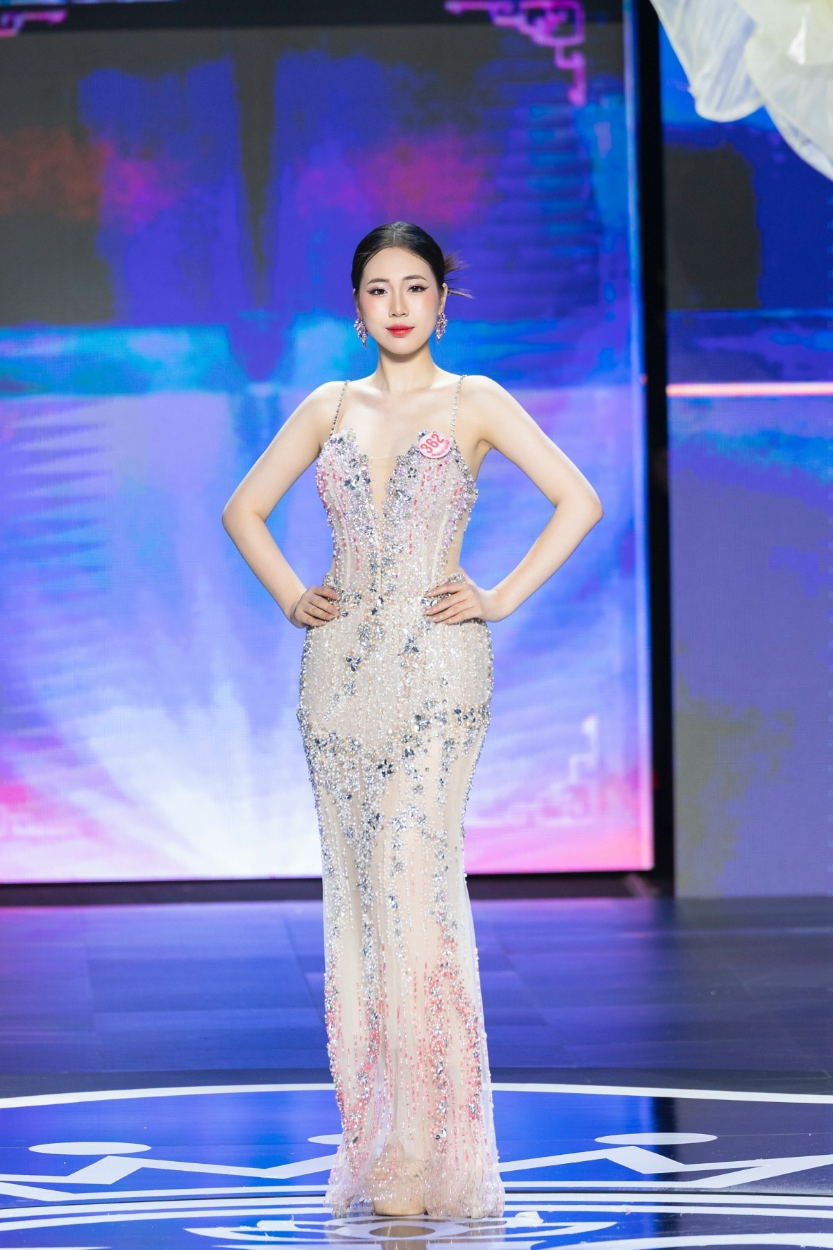 Ngắm Top 25 thí sinh Hoa hậu Việt Nam 2024 xinh đẹp lộng lẫy trong trang phục dạ hội ảnh 5