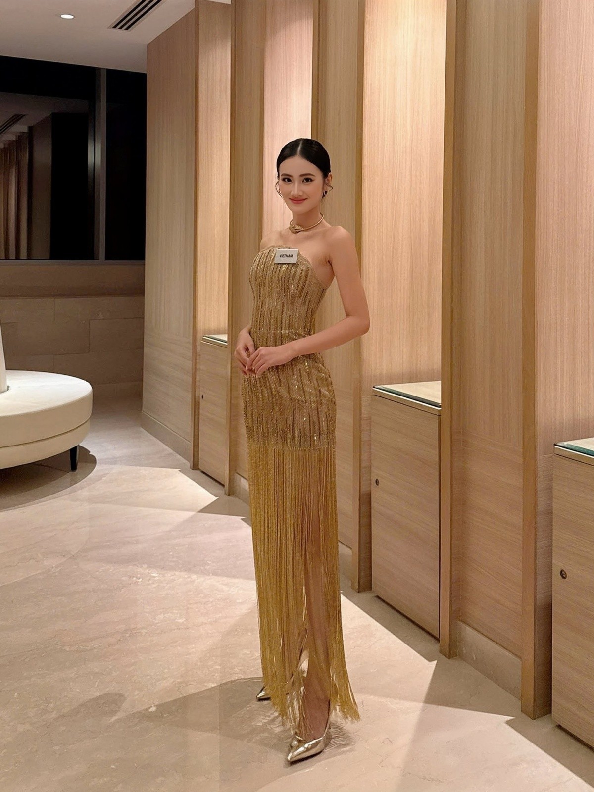 Miss World 2025: Hoa hậu Ý Nhi mặc bikini màu xanh dương khoe vòng eo chỉ 59 cm ảnh 5