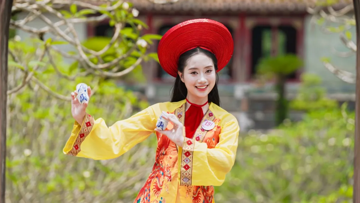 Ngắm Top 25 Hoa hậu Việt Nam 2024 đẹp dịu dàng trong bộ ảnh áo dài tại Huế ảnh 19