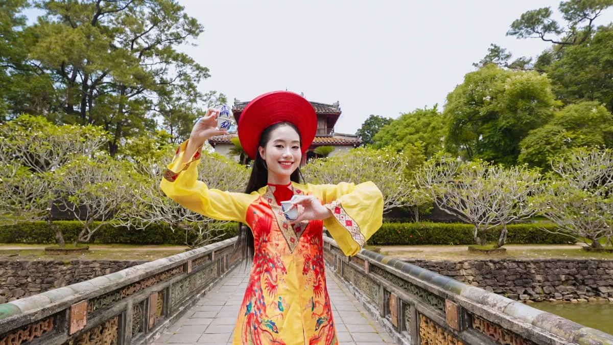 Ngắm Top 25 Hoa hậu Việt Nam 2024 đẹp dịu dàng trong bộ ảnh áo dài tại Huế ảnh 20