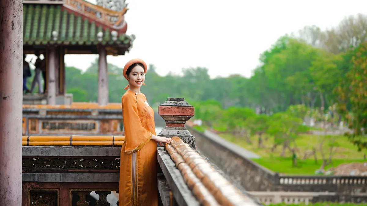 Ngắm Top 25 Hoa hậu Việt Nam 2024 đẹp dịu dàng trong bộ ảnh áo dài tại Huế ảnh 23