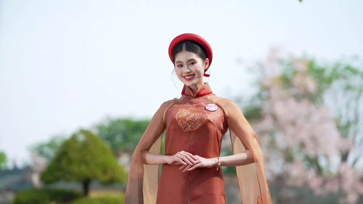 Ngắm Top 25 Hoa hậu Việt Nam 2024 đẹp dịu dàng trong bộ ảnh áo dài tại Huế ảnh 9