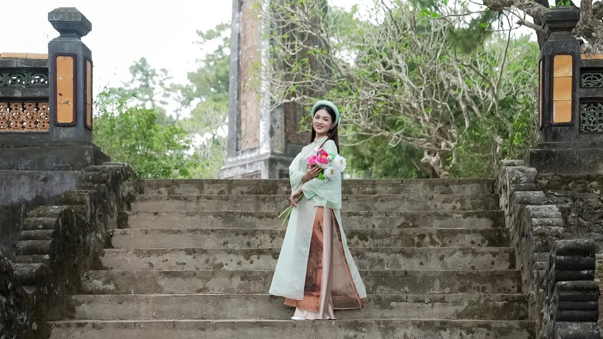 Ngắm Top 25 Hoa hậu Việt Nam 2024 đẹp dịu dàng trong bộ ảnh áo dài tại Huế ảnh 13