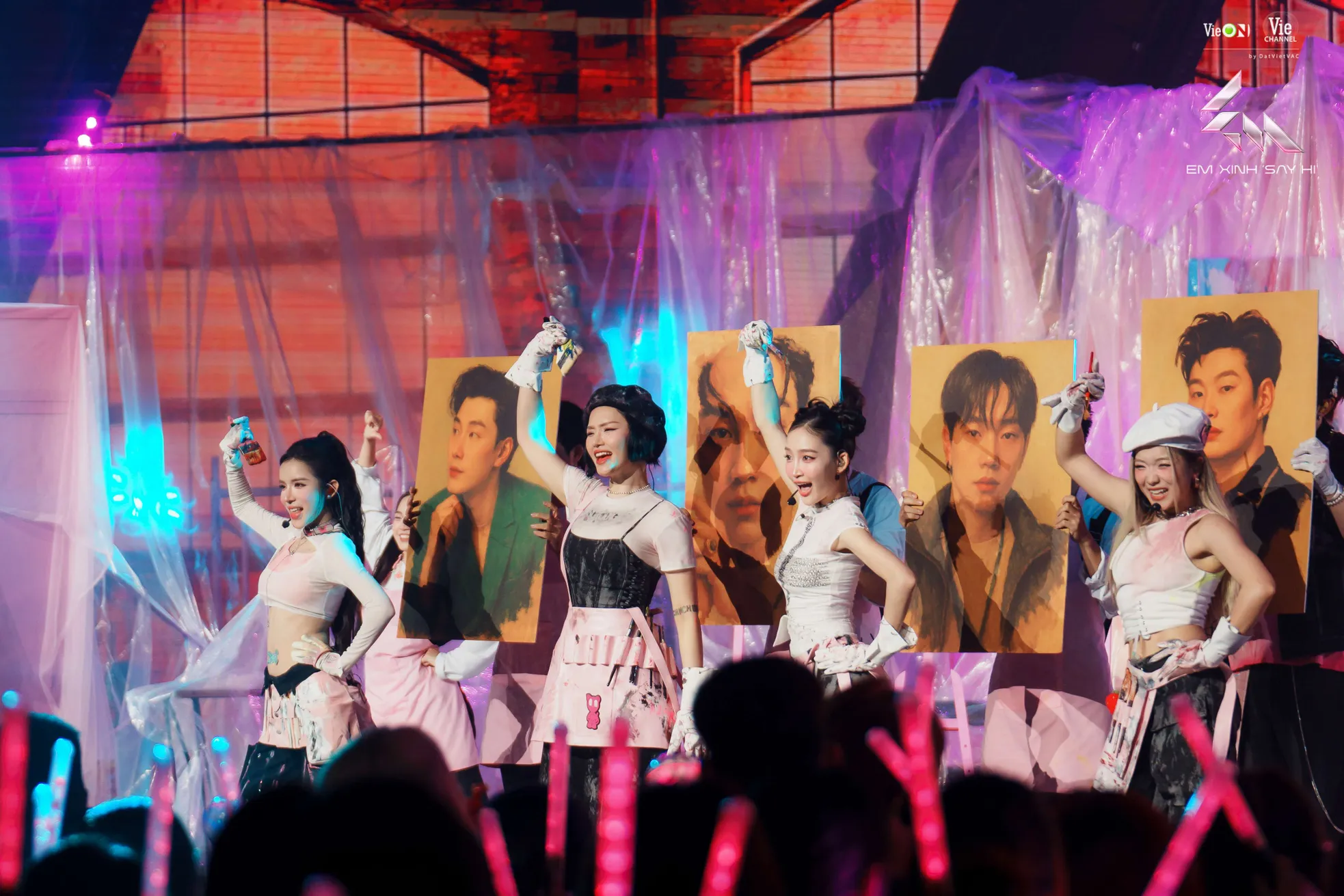 Em Xinh Say Hi - Live Stage 2: Đủ món chiêu đãi nhưng thiếu gia vị "gây nghiện" ảnh 7