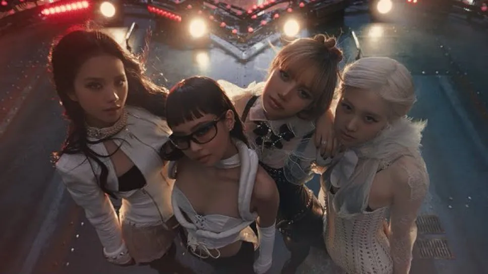 BLACKPINK "xập xình" với đồ của local brand đến NTK gốc Việt làm riêng trong "JUMP" ảnh 7