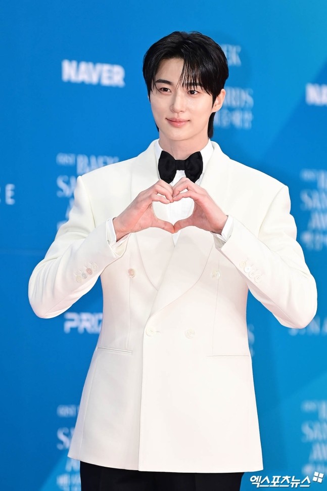 Thảm đỏ Baeksang 2025: Hyeri xinh như công chúa, IU tái hiện váy cưới trong phim ảnh 9