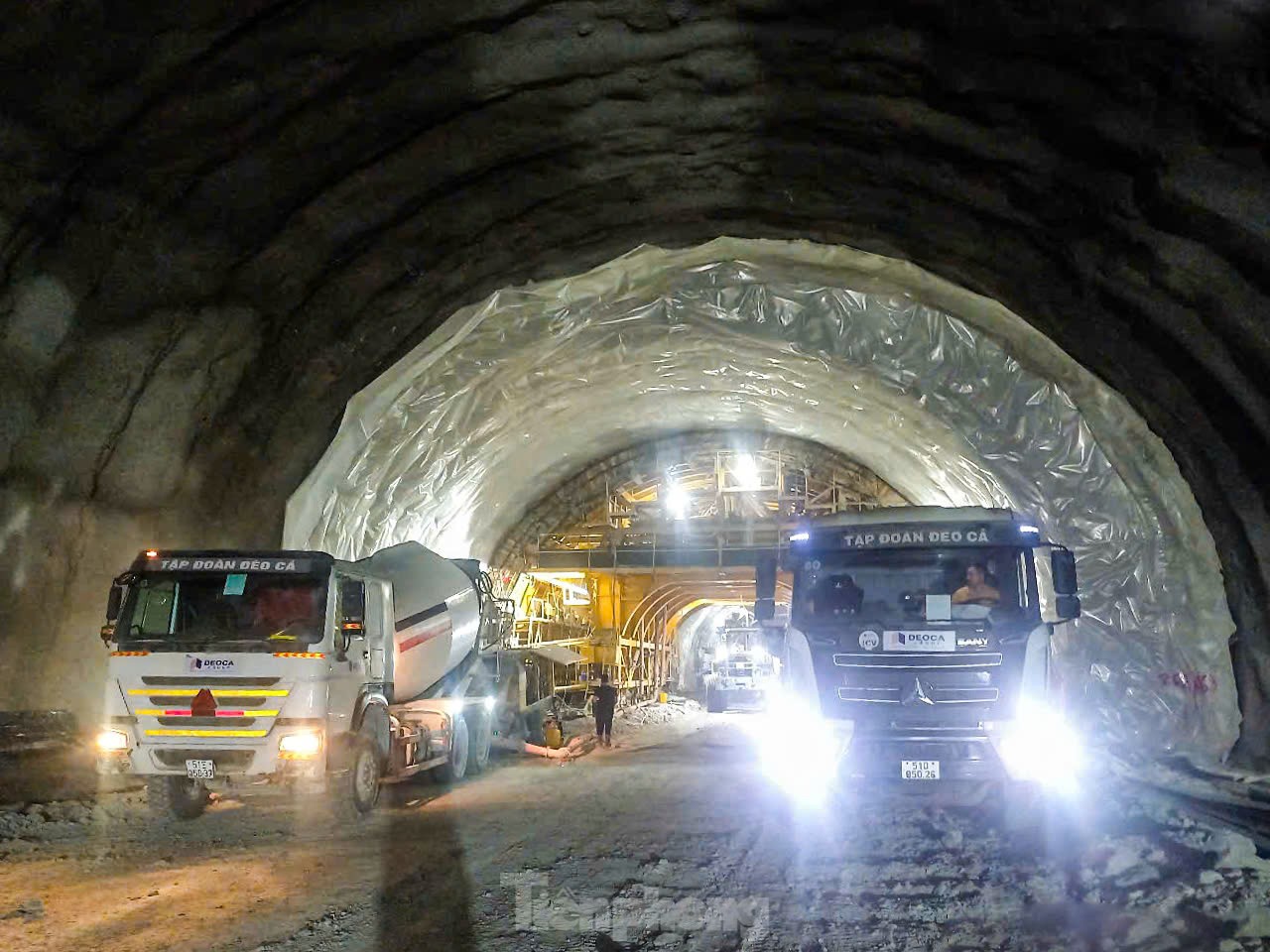 Thi công xuyên lễ trên đại công trường cao tốc Bắc Nam ảnh 12