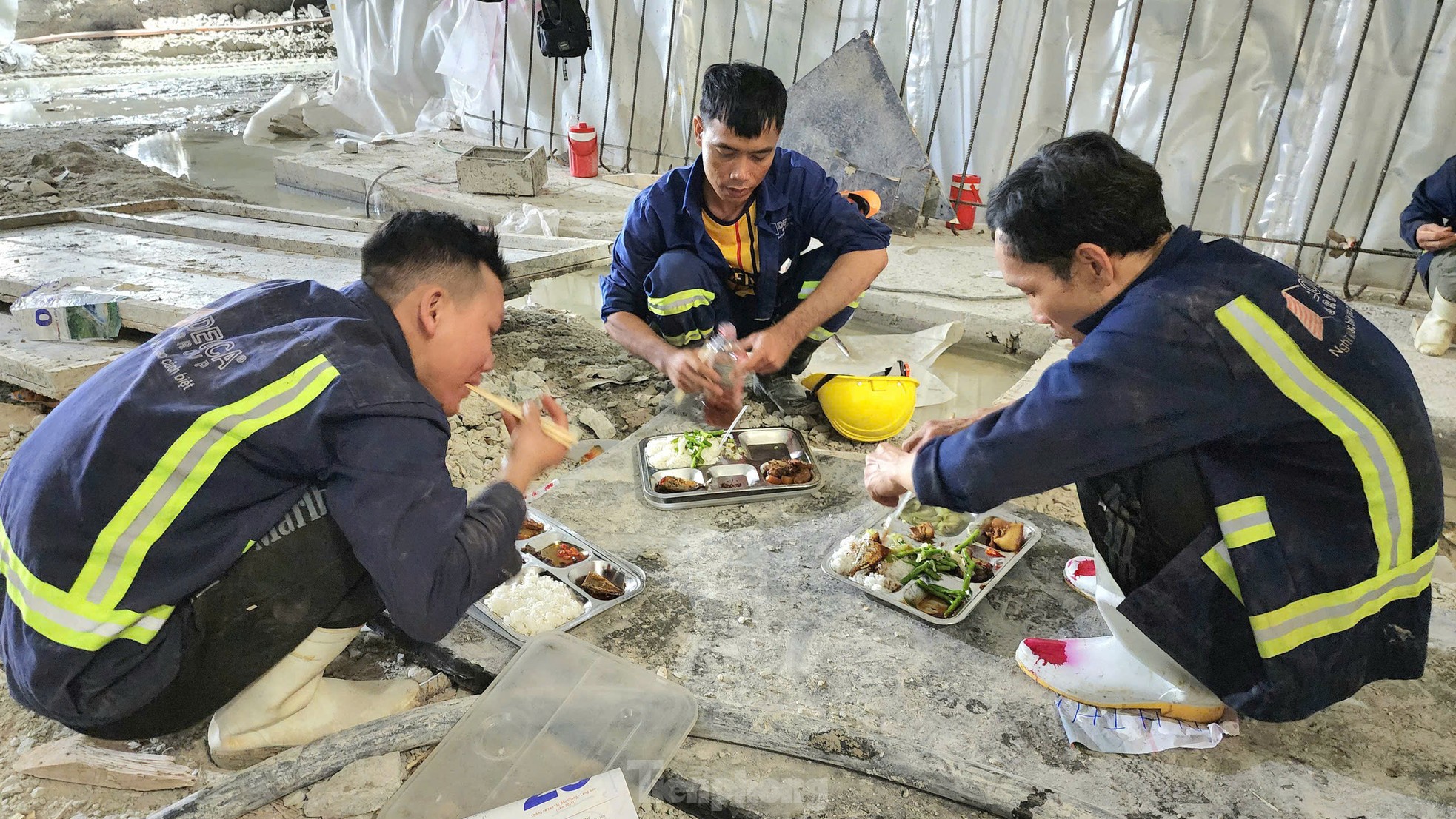 Thi công xuyên lễ trên đại công trường cao tốc Bắc Nam ảnh 2