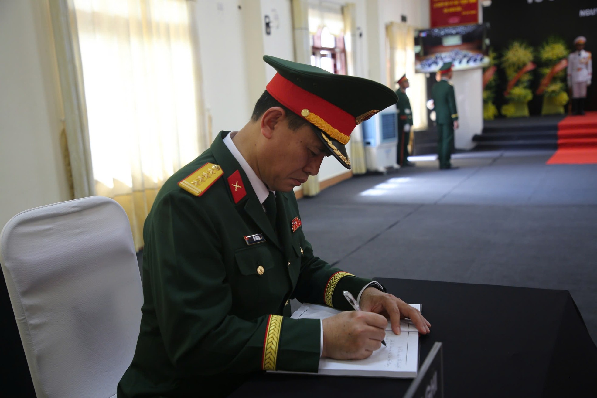 Trang nghiêm lễ viếng nguyên Chủ tịch nước Trần Đức Lương tại quê nhà Quảng Ngãi ảnh 11