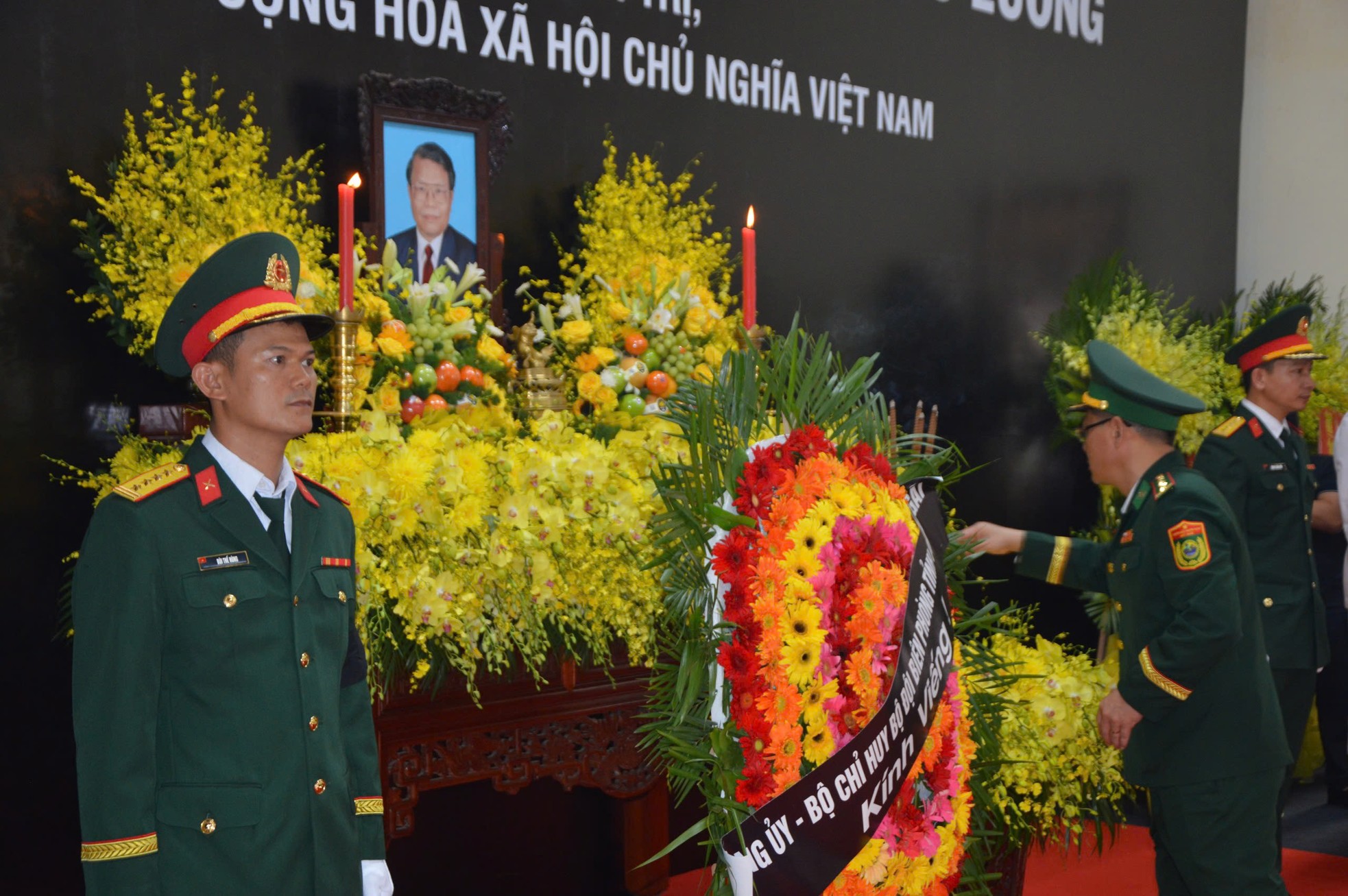 Trang nghiêm lễ viếng nguyên Chủ tịch nước Trần Đức Lương tại quê nhà Quảng Ngãi ảnh 6