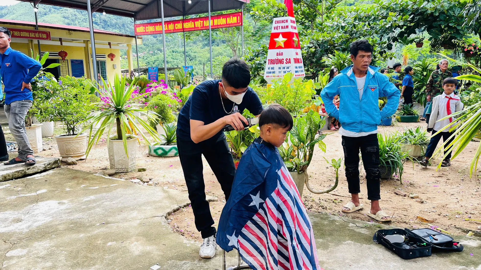 Lan tỏa yêu thương, thắp sáng vùng cao ảnh 7