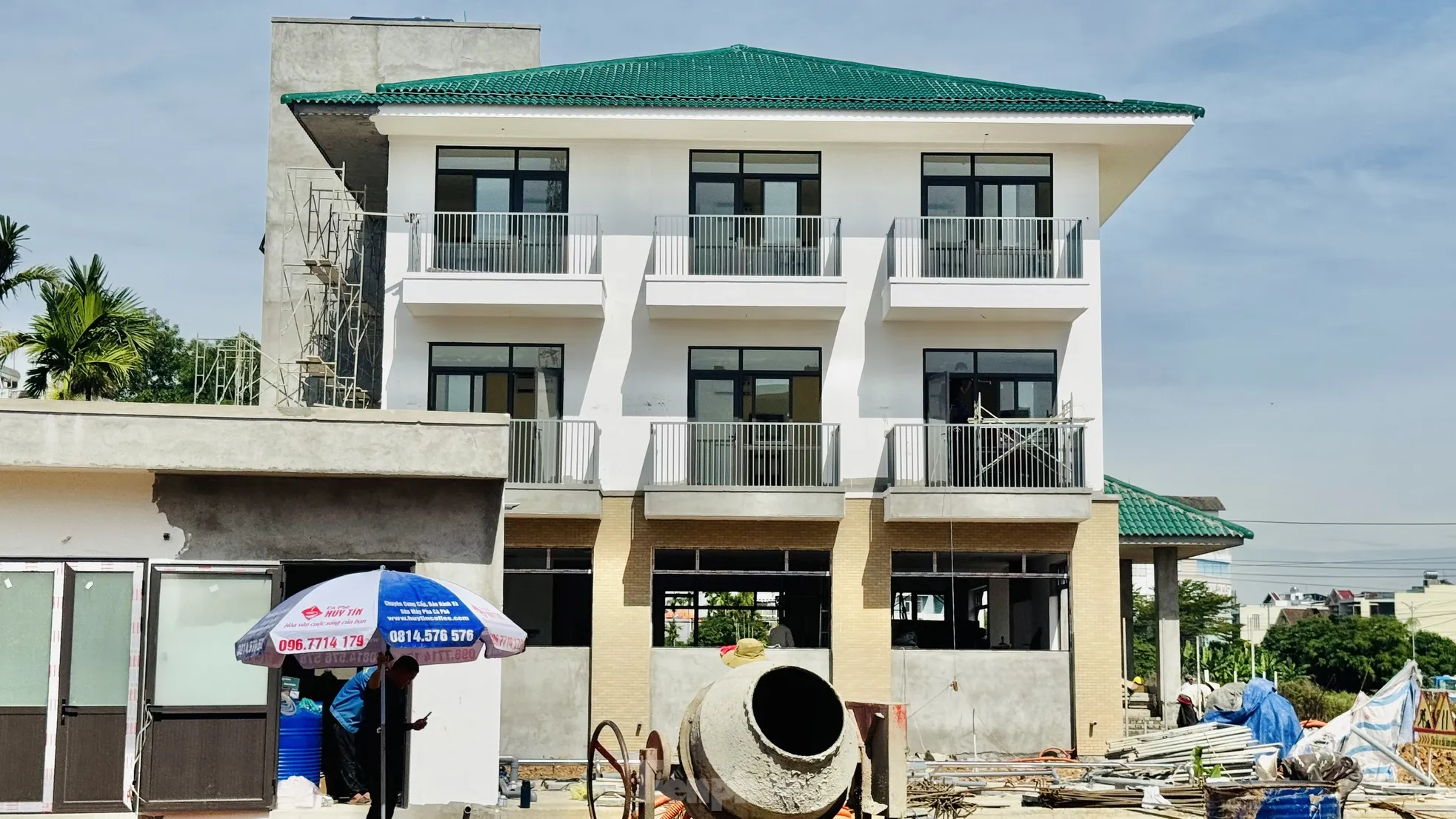 Thi công ngày đêm hoàn thiện nhà công vụ cho hơn 1.100 cán bộ Kon Tum sau sáp nhập ảnh 11