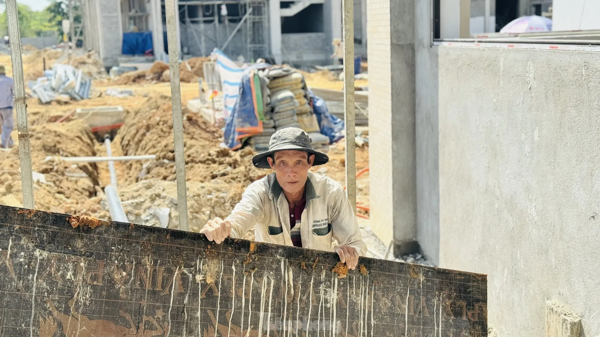 Thi công ngày đêm hoàn thiện nhà công vụ cho hơn 1.100 cán bộ Kon Tum sau sáp nhập ảnh 22