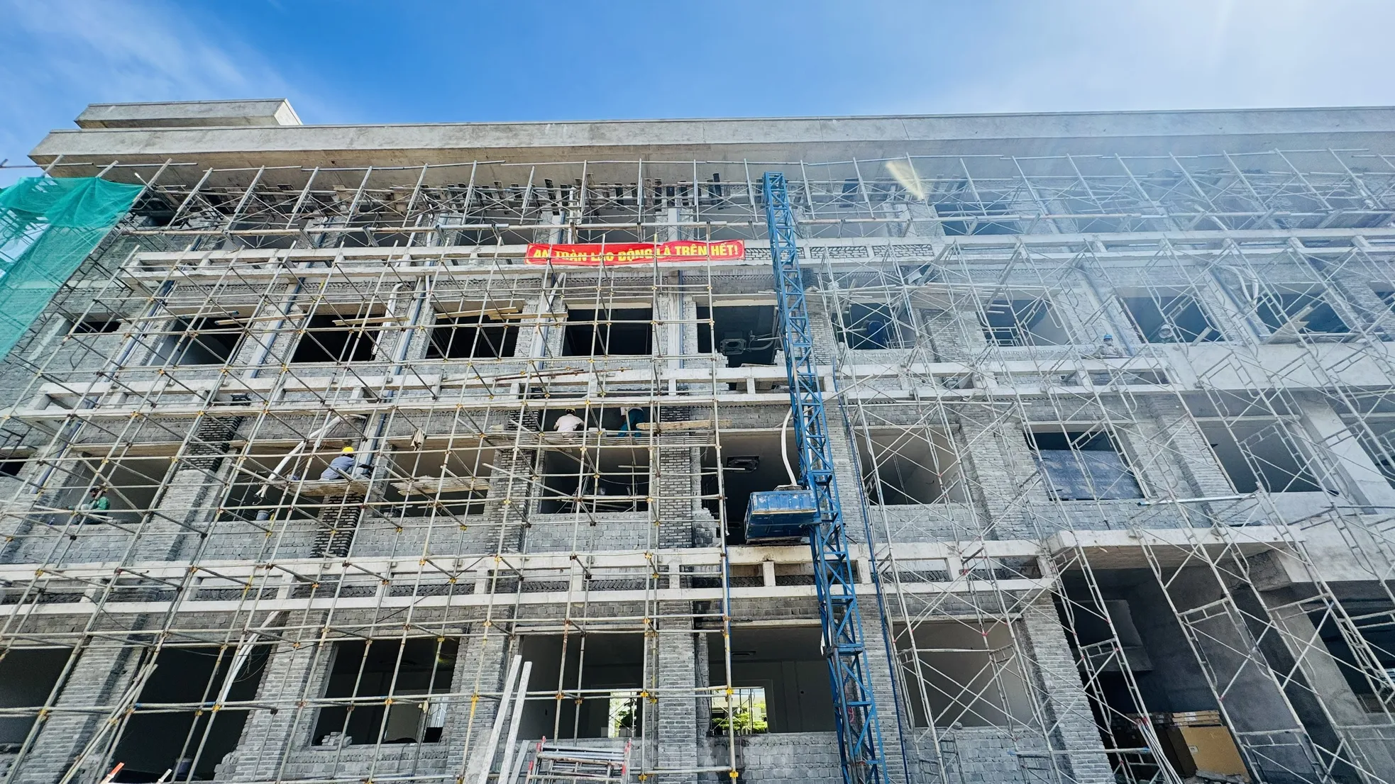 Thi công ngày đêm hoàn thiện nhà công vụ cho hơn 1.100 cán bộ Kon Tum sau sáp nhập ảnh 9