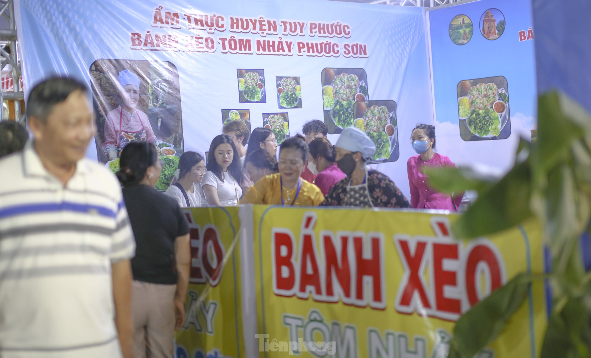 Chen chân thưởng thức ẩm thực ở phố biển Quy Nhơn ảnh 10