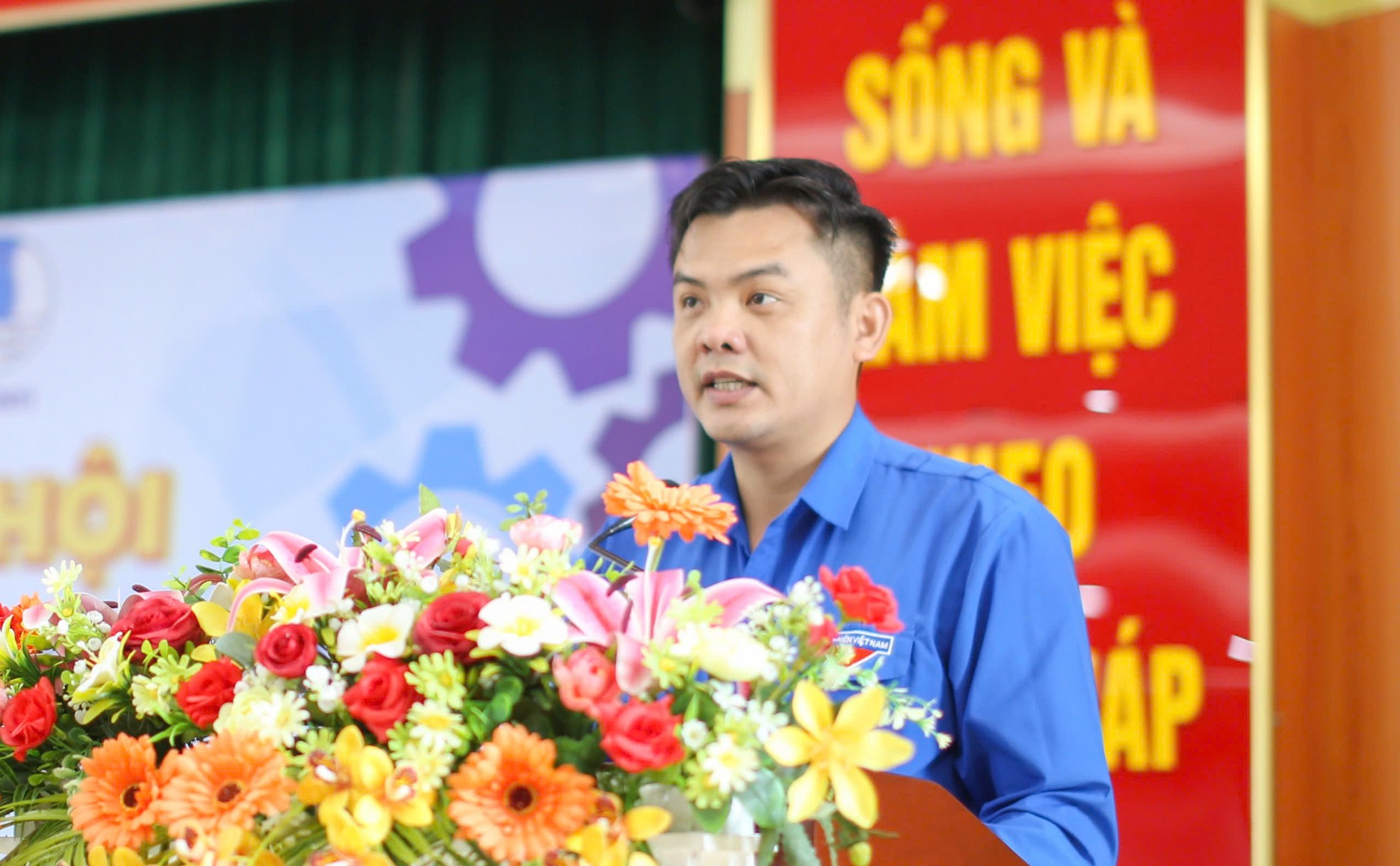 Ấm áp ‘Gian hàng 0 đồng’ cho thanh niên công nhân ảnh 1