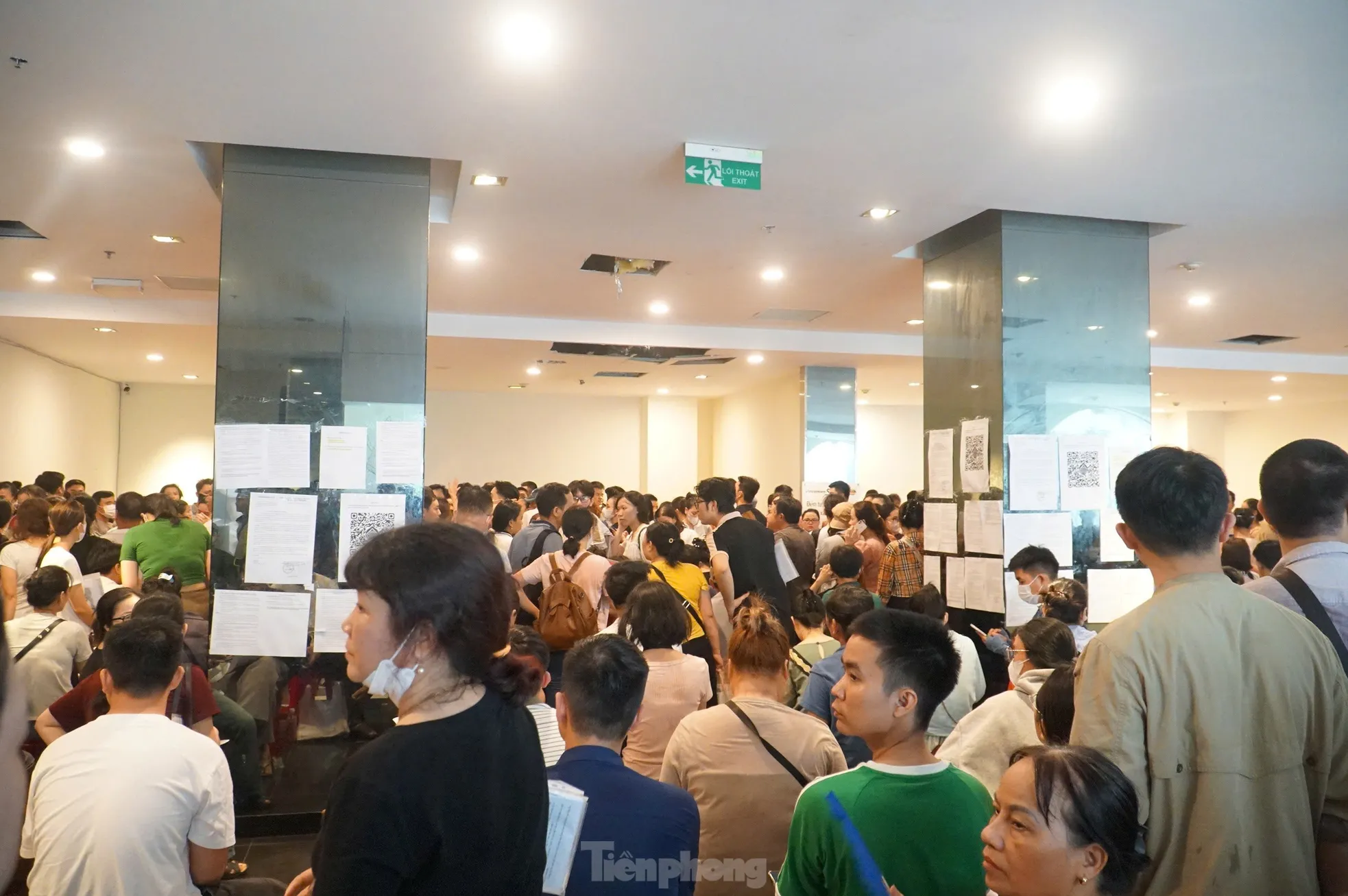 Hàng trăm người 'rồng rắn' xếp hàng mua dự án nhà ở xã hội 'hot' nhất ảnh 12