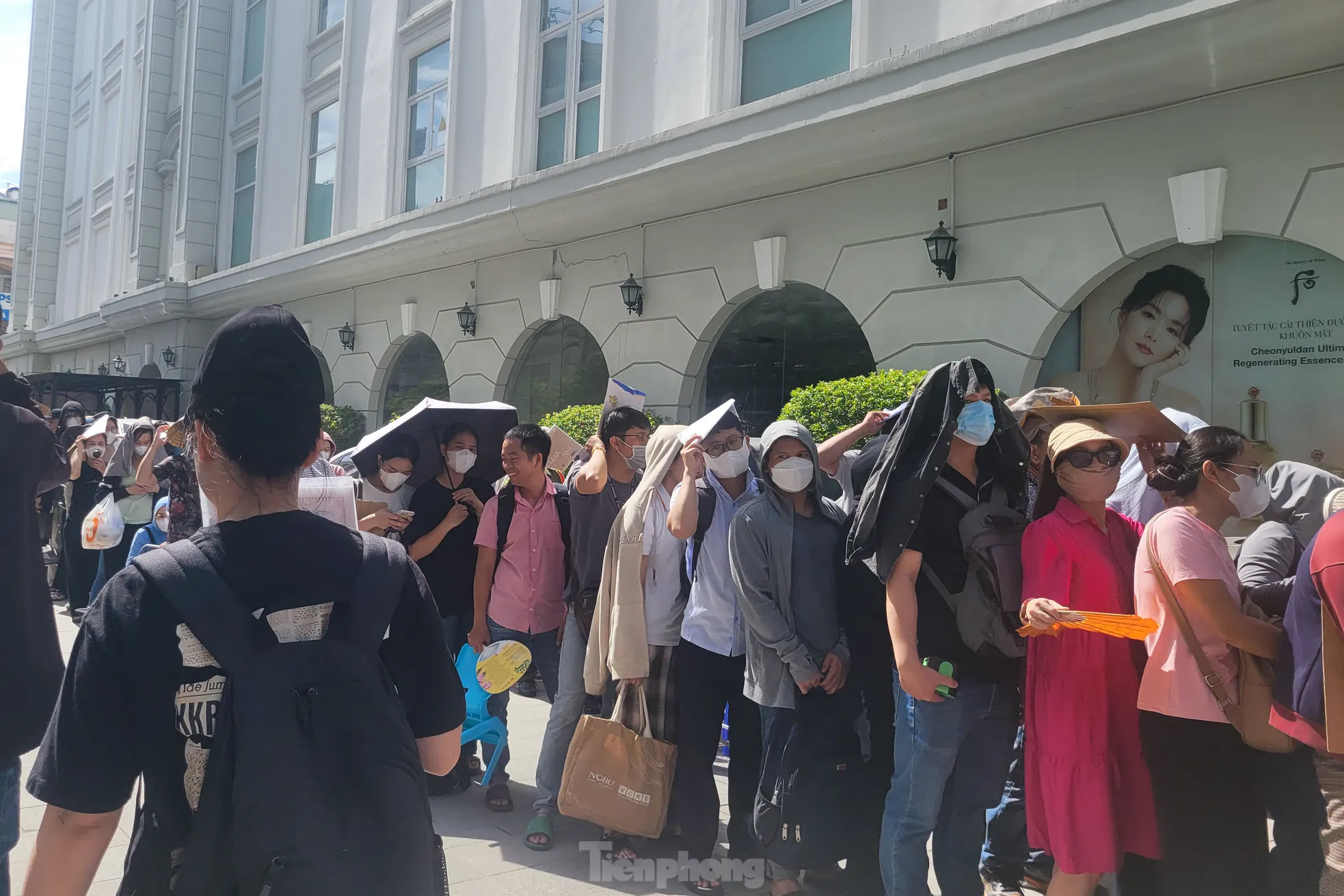 Hàng trăm người 'rồng rắn' xếp hàng mua dự án nhà ở xã hội 'hot' nhất ảnh 4