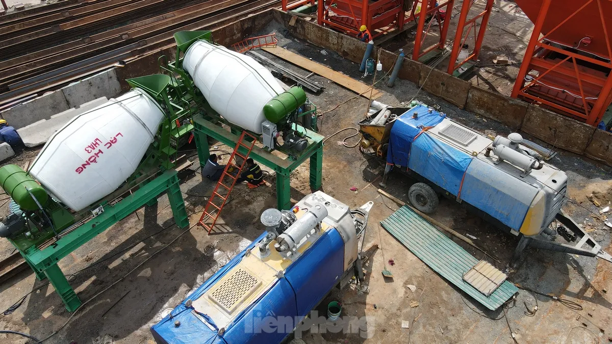 Công trường xây dựng cầu Tứ Liên sau 1 tháng thi công ảnh 6