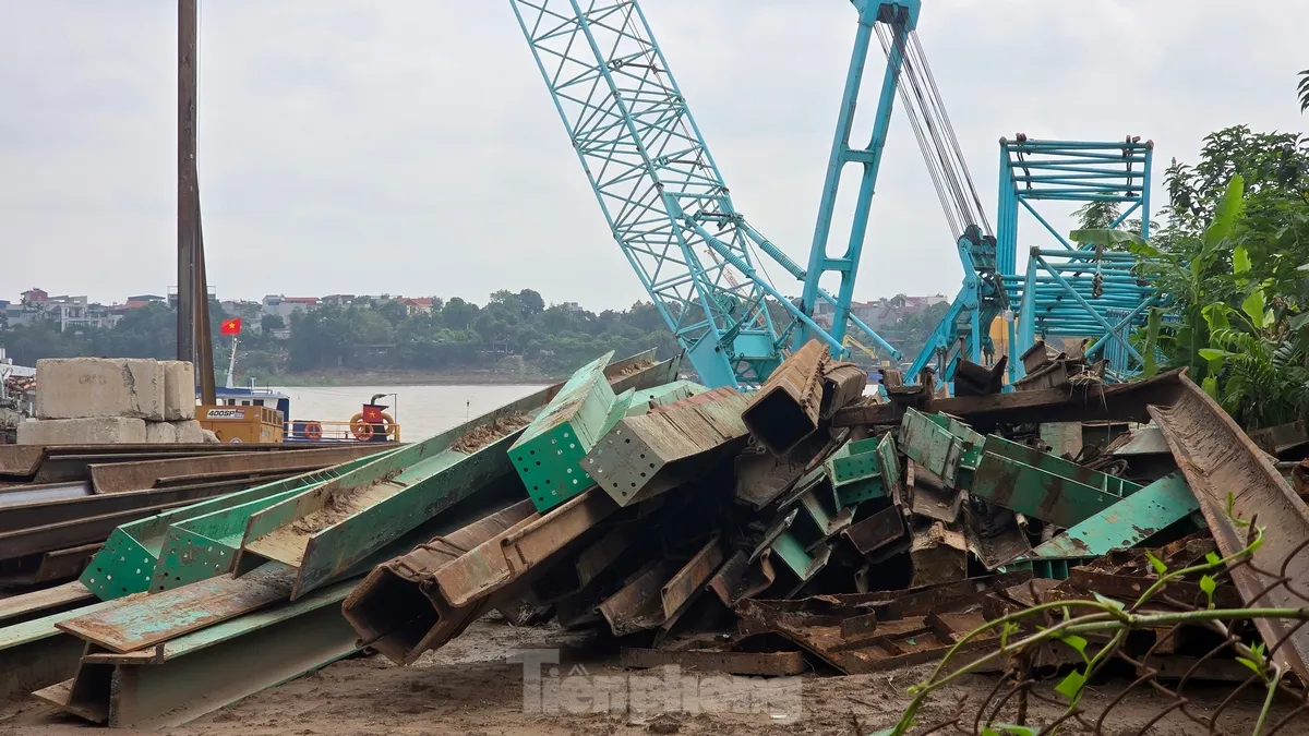 Công trường xây dựng cầu Tứ Liên sau 1 tháng thi công ảnh 10