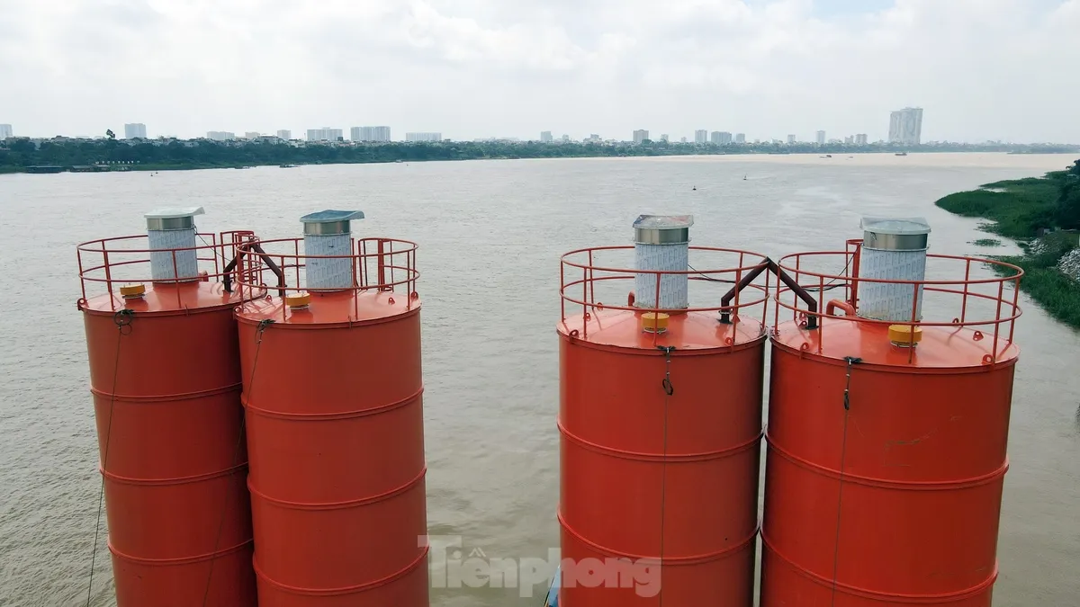 Công trường xây dựng cầu Tứ Liên sau 1 tháng thi công ảnh 11