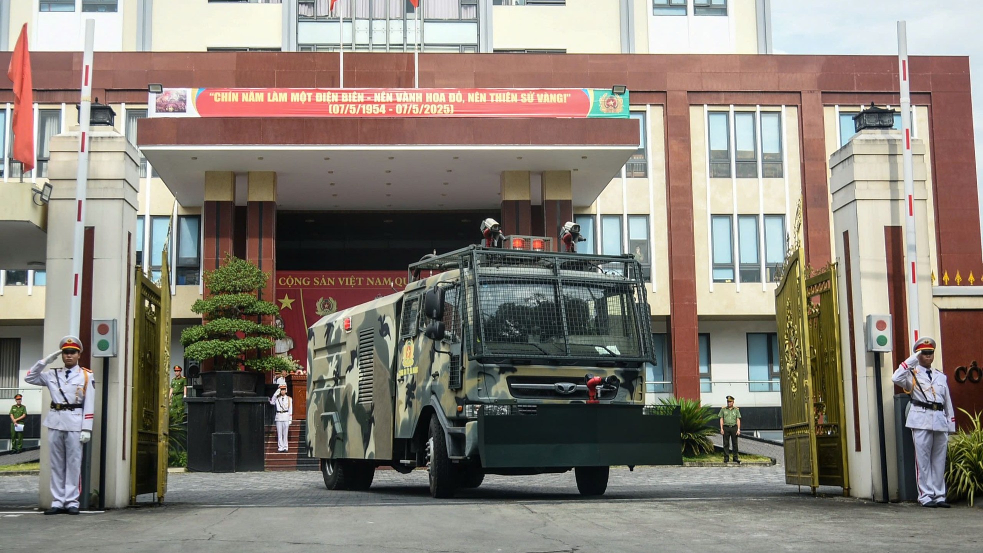 Công an Đà Nẵng đồng loạt ra quân trấn áp tội phạm đường phố ảnh 6